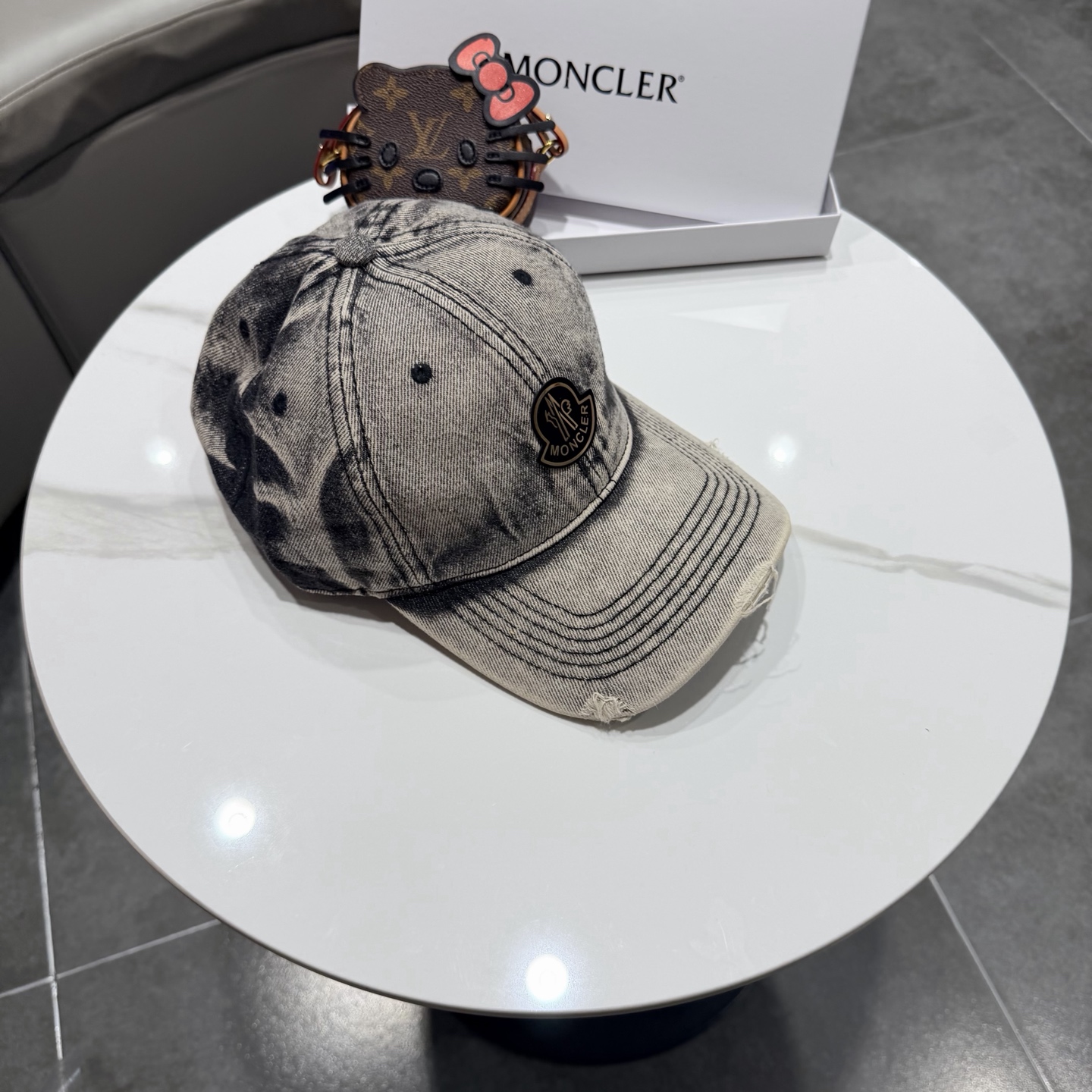 蒙口 新款系列棒球帽非常适合现在的一款帽子 穿搭必备ya～复古时尚 自留。。。