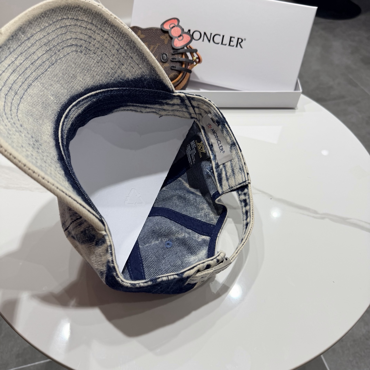 蒙口 新款系列棒球帽非常适合现在的一款帽子 穿搭必备ya～复古时尚 自留。。。