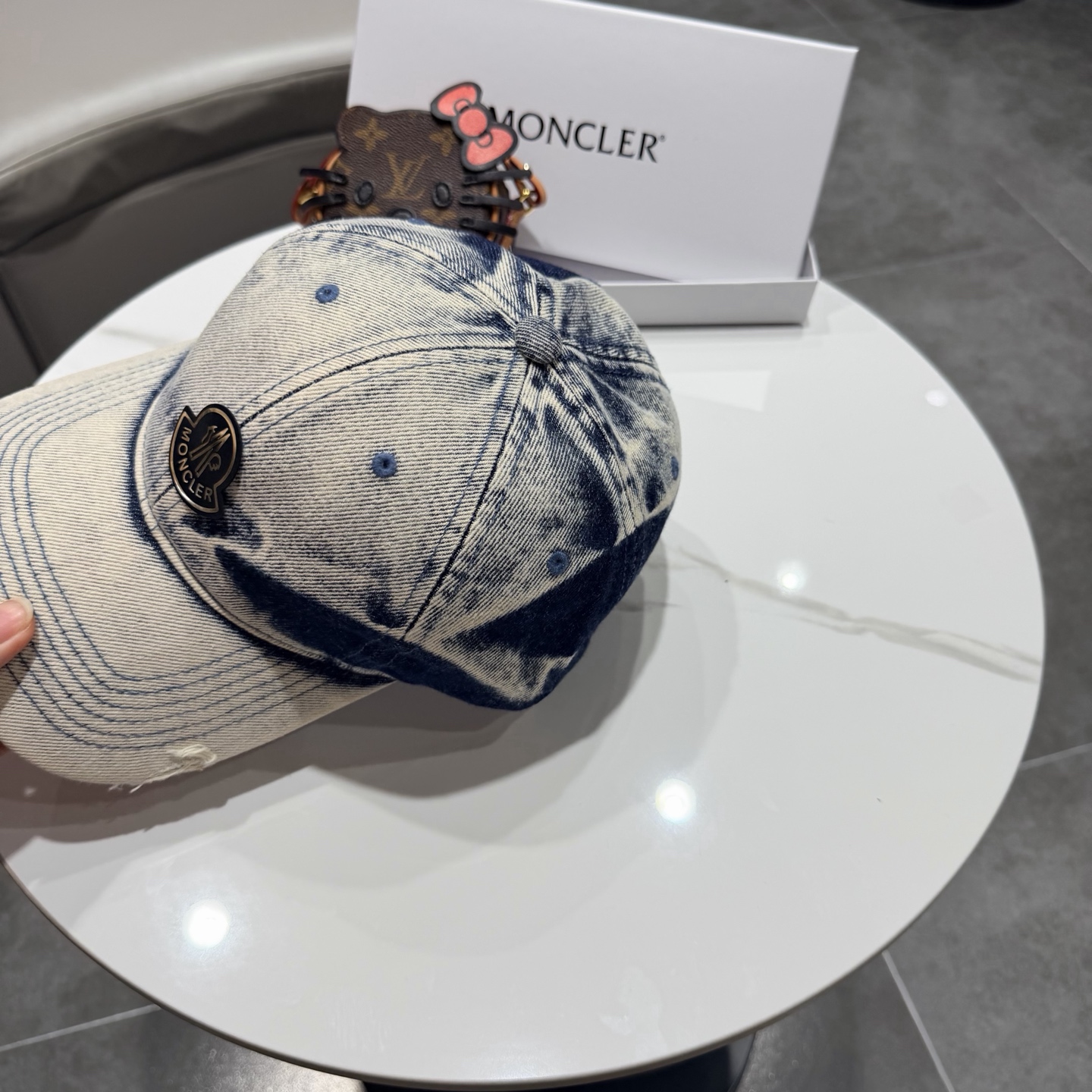 蒙口 新款系列棒球帽非常适合现在的一款帽子 穿搭必备ya～复古时尚 自留。。。