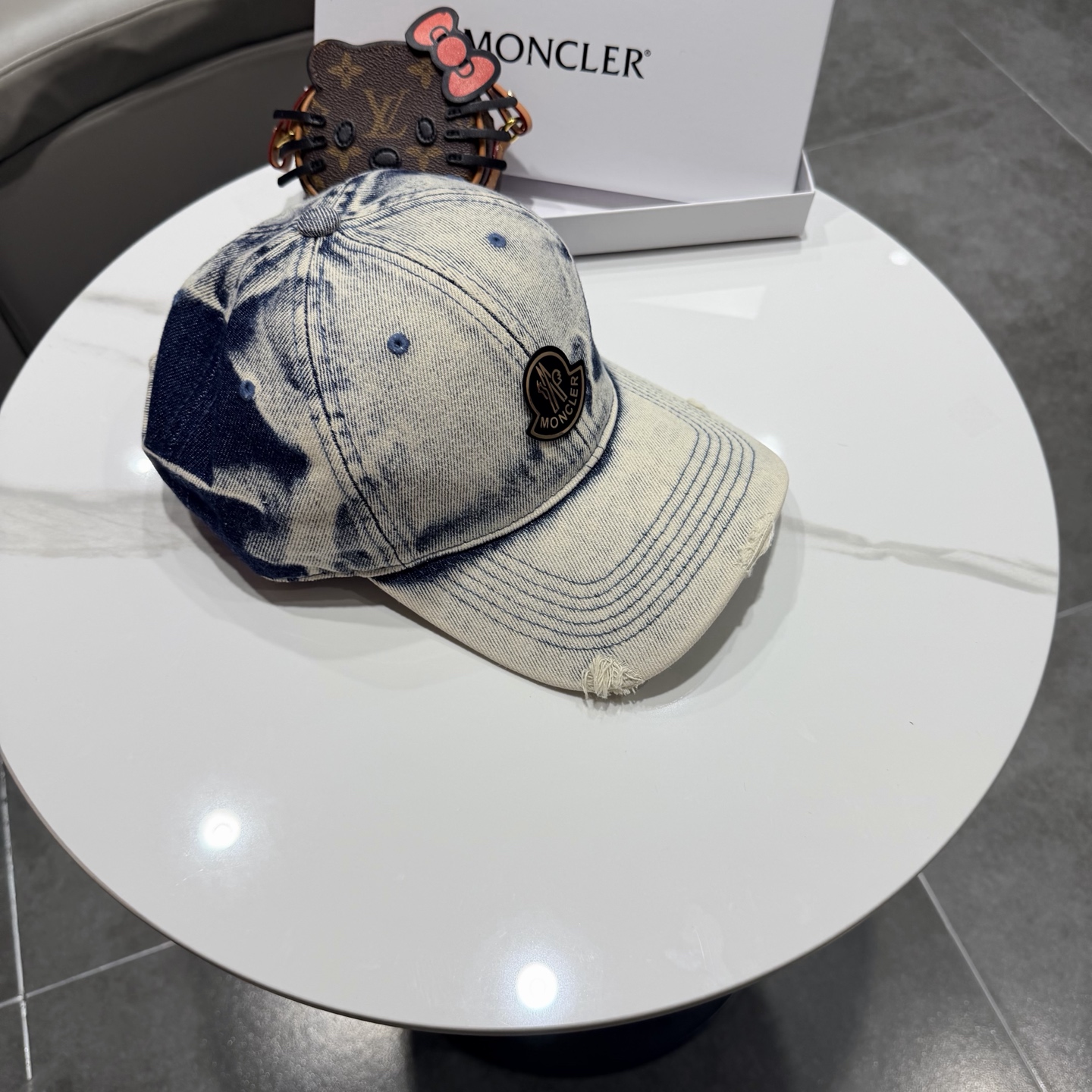 蒙口 新款系列棒球帽非常适合现在的一款帽子 穿搭必备ya～复古时尚 自留。。。