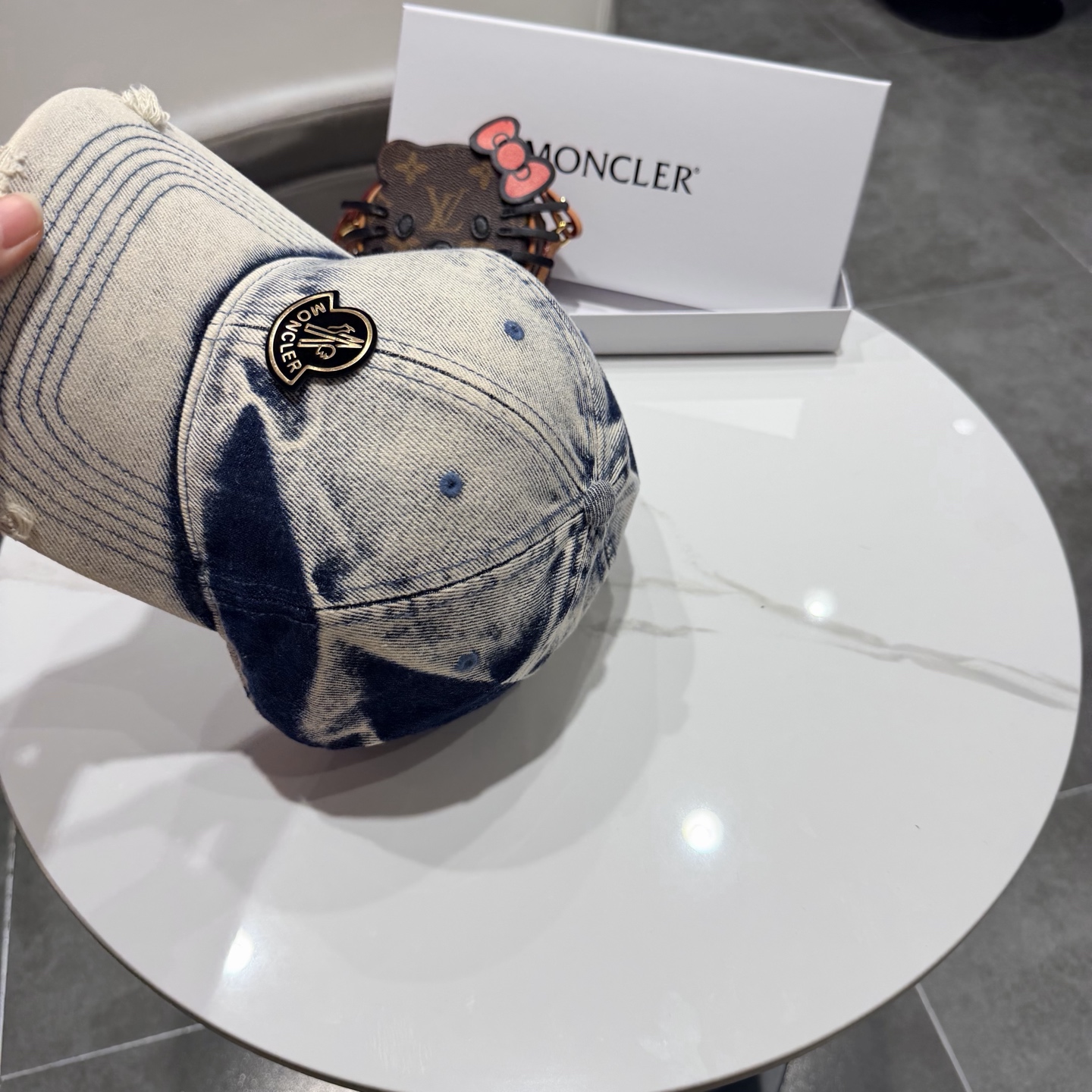 蒙口 新款系列棒球帽非常适合现在的一款帽子 穿搭必备ya～复古时尚 自留。。。