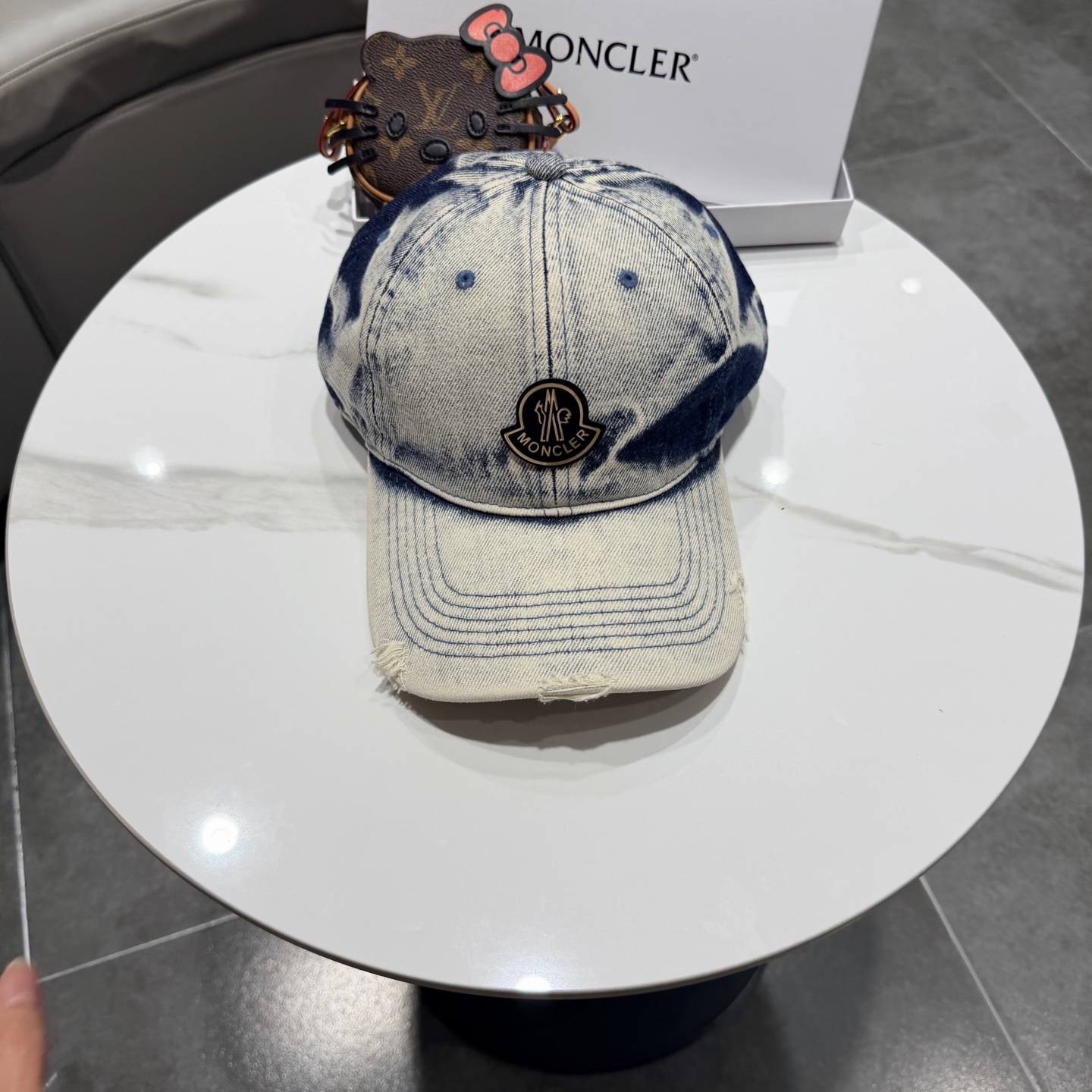 蒙口 新款系列棒球帽非常适合现在的一款帽子 穿搭必备ya～复古时尚 自留。。。