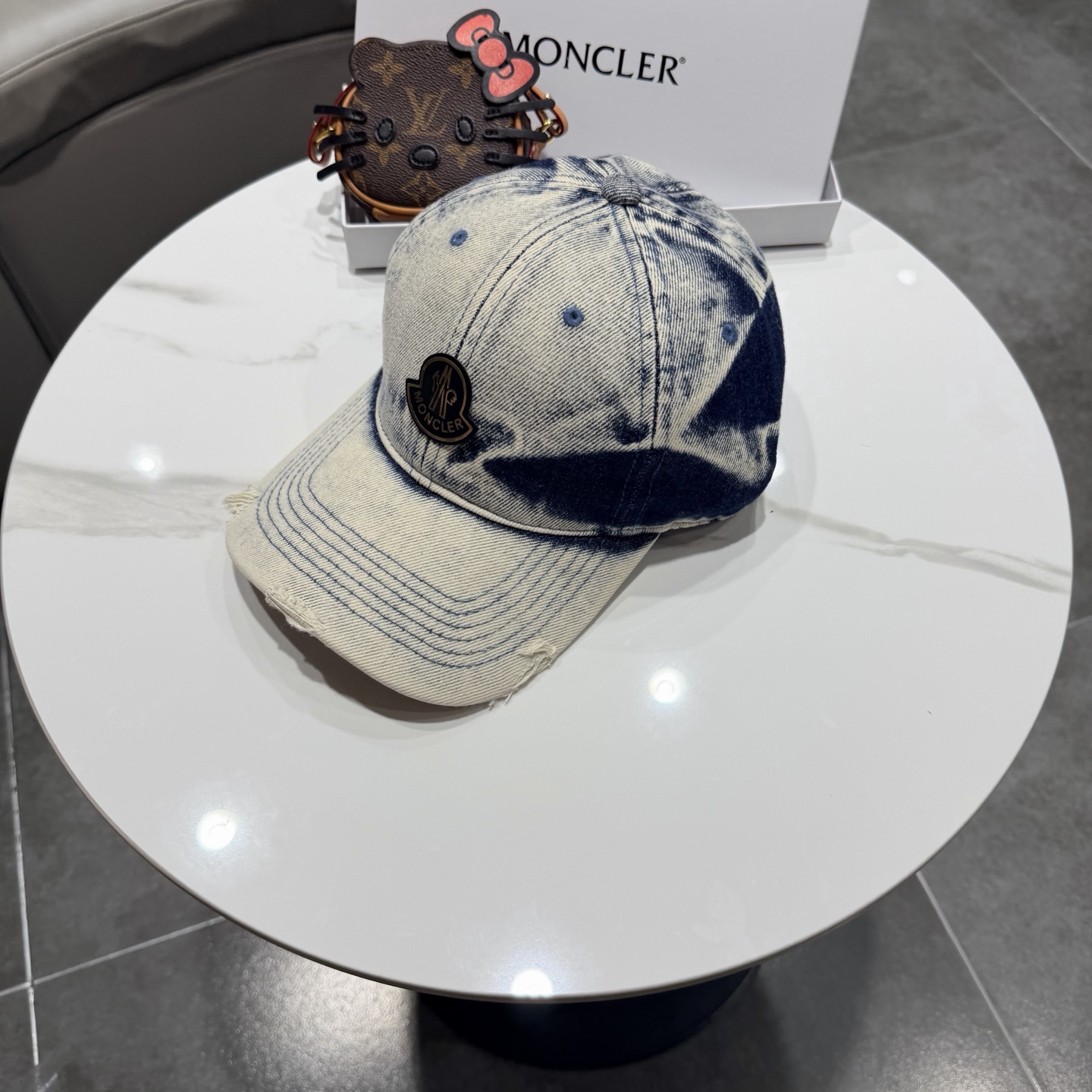 蒙口 新款系列棒球帽非常适合现在的一款帽子 穿搭必备ya～复古时尚 自留。。。