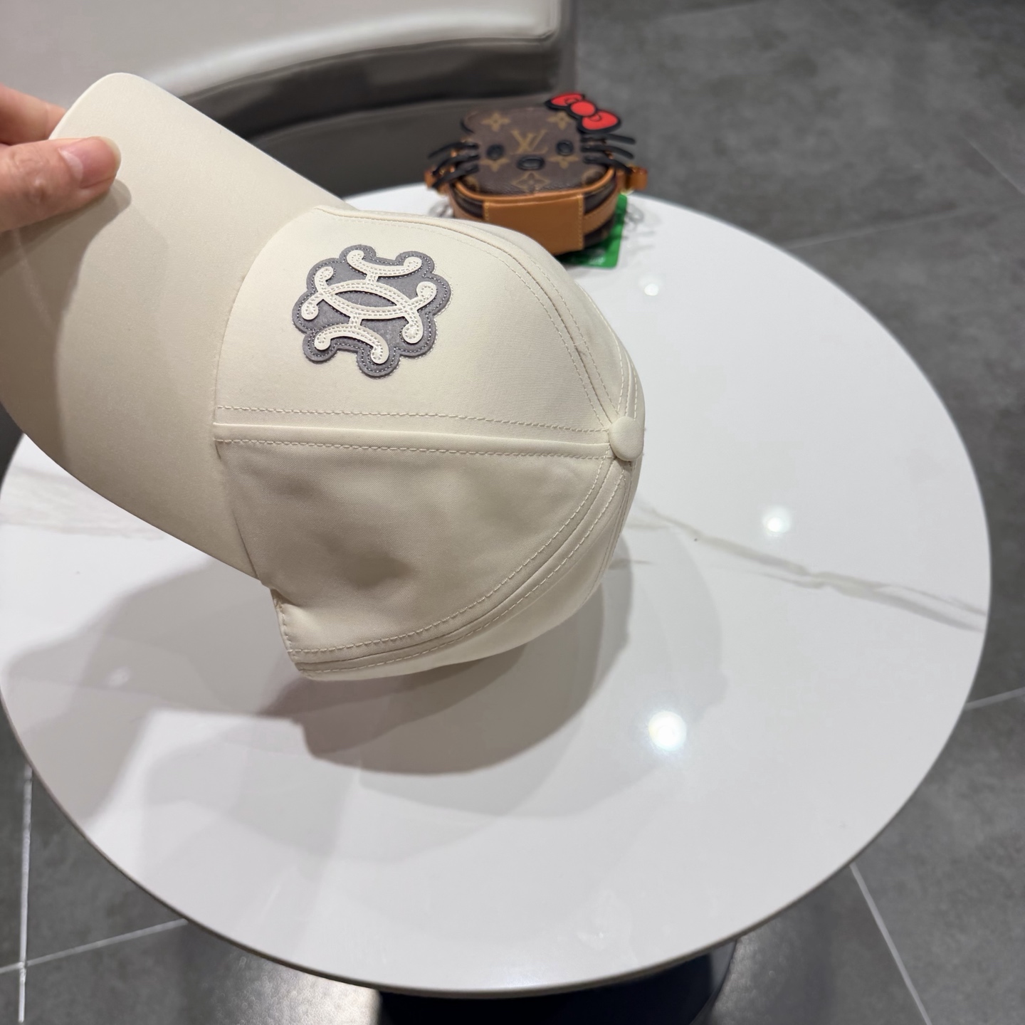 爱马仕Hermes 官网新品经典款 棒球帽🎩 原单品质 火爆来袭。 工艺非常精美[爱心] 高档大气上档次