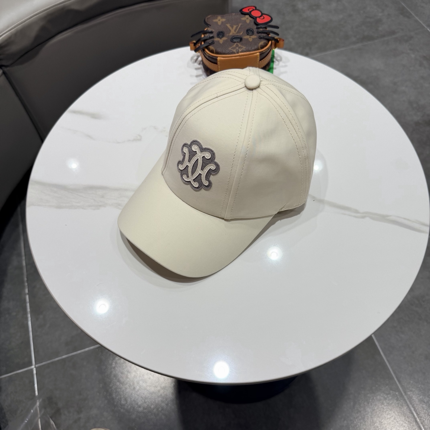 爱马仕Hermes 官网新品经典款 棒球帽🎩 原单品质 火爆来袭。 工艺非常精美[爱心] 高档大气上档次