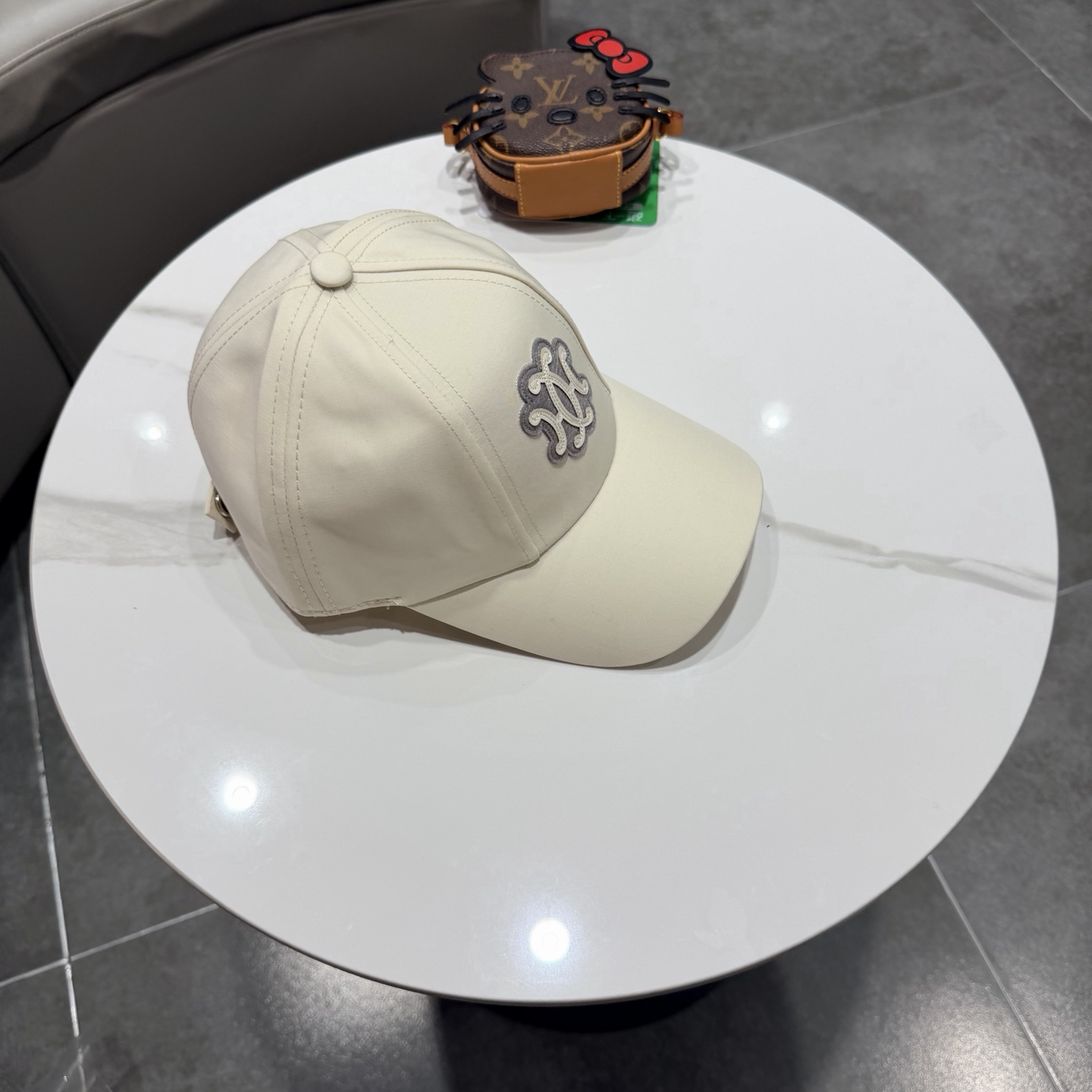 爱马仕Hermes 官网新品经典款 棒球帽🎩 原单品质 火爆来袭。 工艺非常精美[爱心] 高档大气上档次