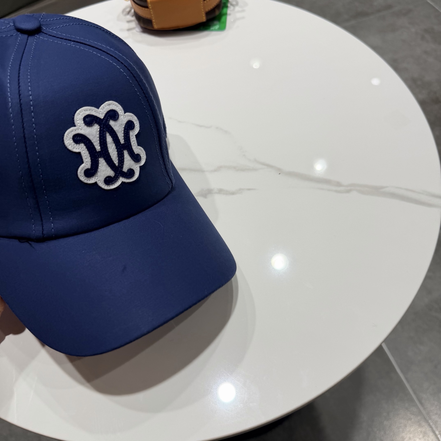 爱马仕Hermes 官网新品经典款 棒球帽🎩 原单品质 火爆来袭。 工艺非常精美[爱心] 高档大气上档次