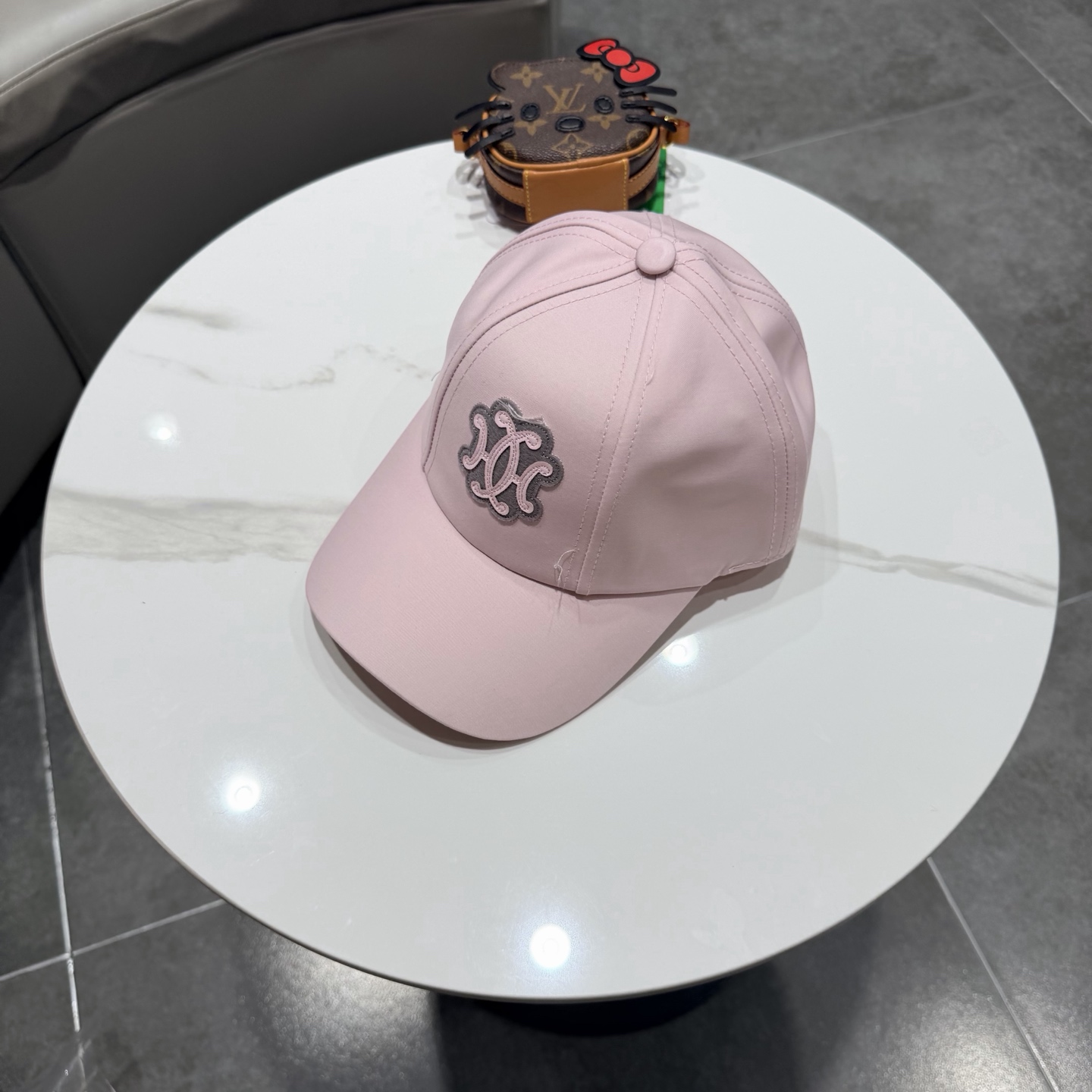 爱马仕Hermes 官网新品经典款 棒球帽🎩 原单品质 火爆来袭。 工艺非常精美[爱心] 高档大气上档次