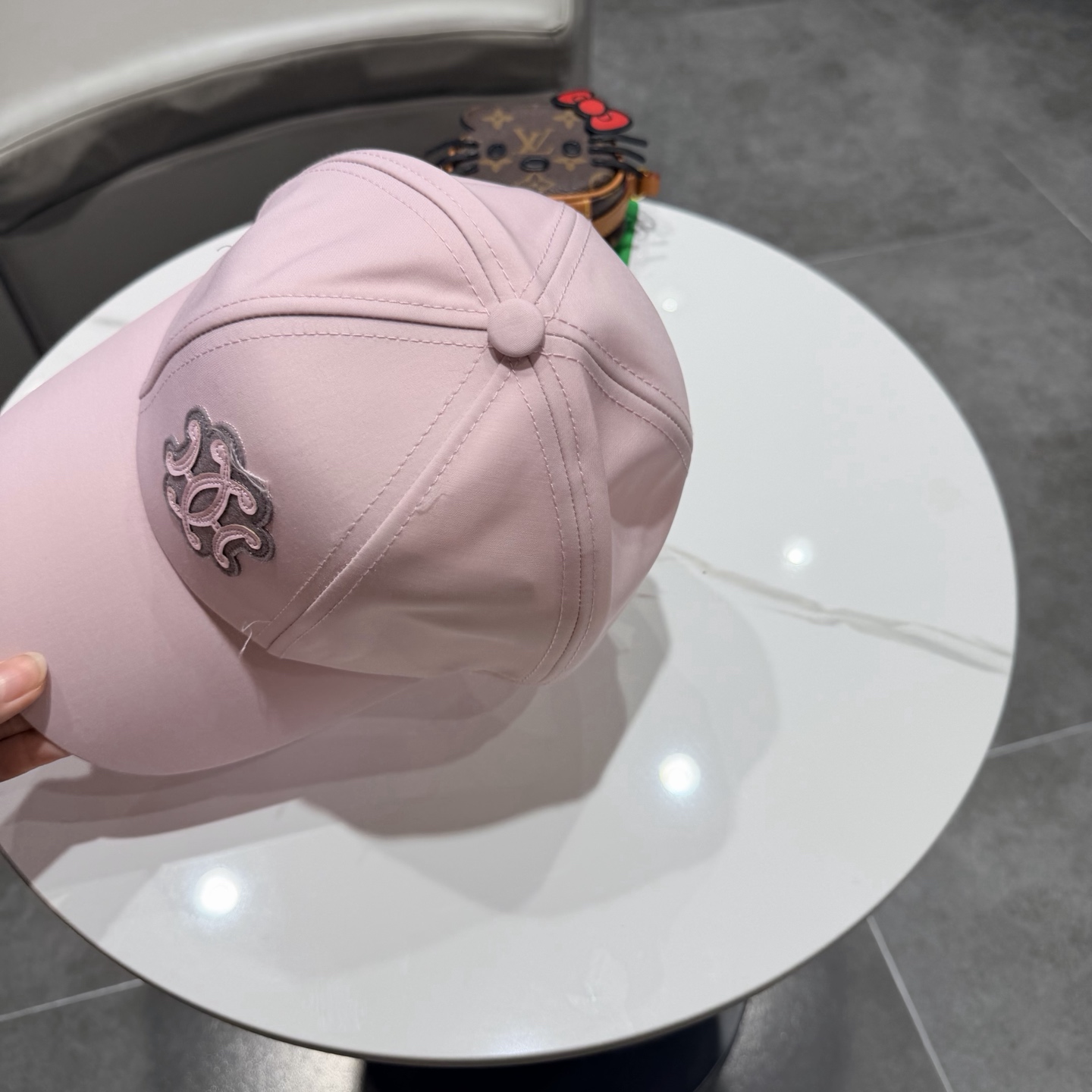 爱马仕Hermes 官网新品经典款 棒球帽🎩 原单品质 火爆来袭。 工艺非常精美[爱心] 高档大气上档次