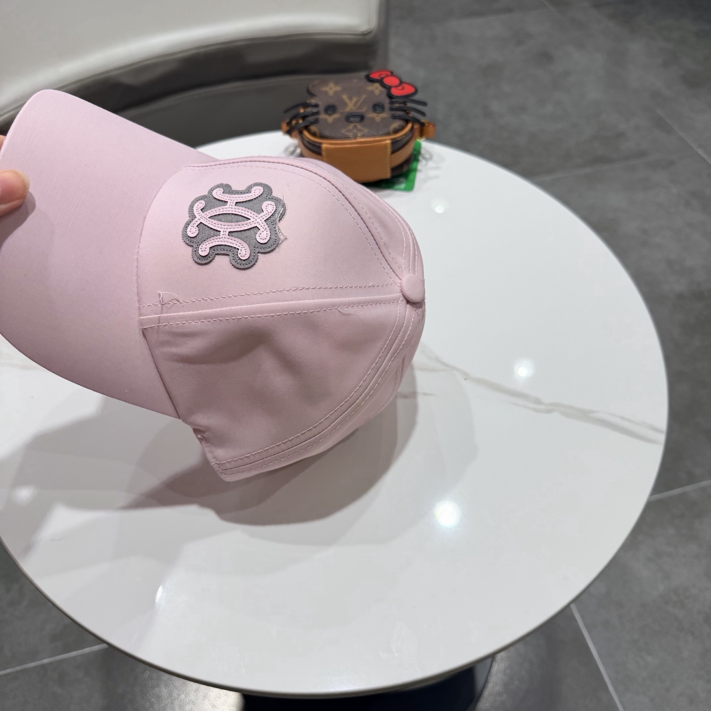 爱马仕Hermes 官网新品经典款 棒球帽🎩 原单品质 火爆来袭。 工艺非常精美[爱心] 高档大气上档次