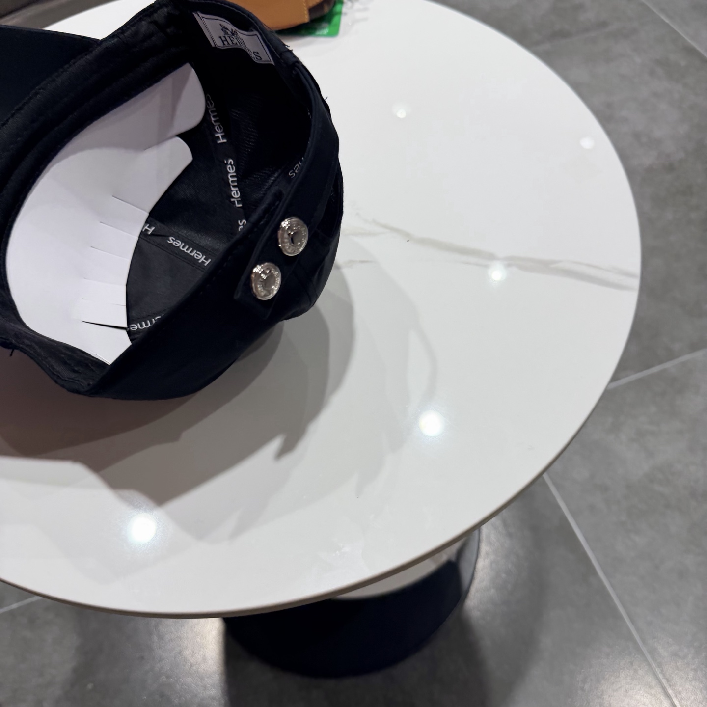 爱马仕Hermes 官网新品经典款 棒球帽🎩 原单品质 火爆来袭。 工艺非常精美[爱心] 高档大气上档次