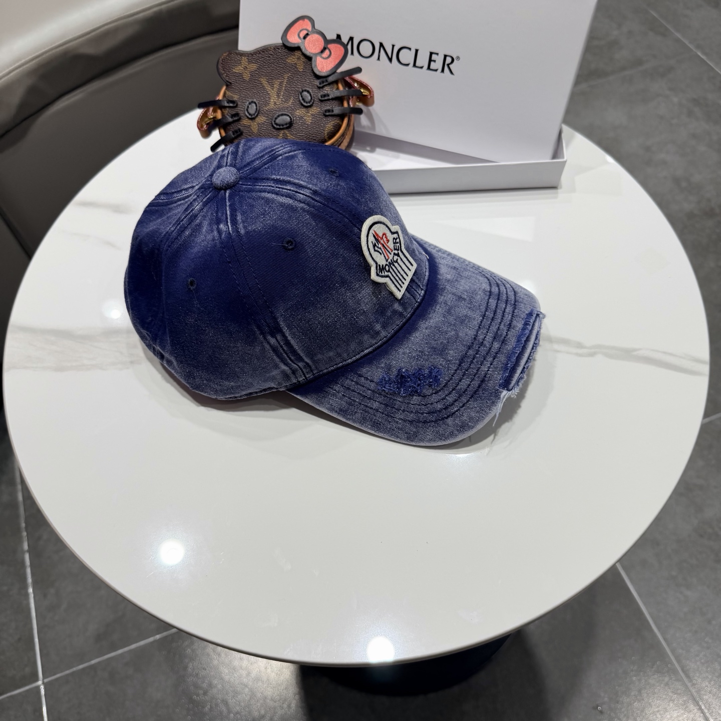 蒙口moncler的春季棒球帽，四季都通用👍 特调的帽型就是又挺拔 闭眼入阿铁子们❗️