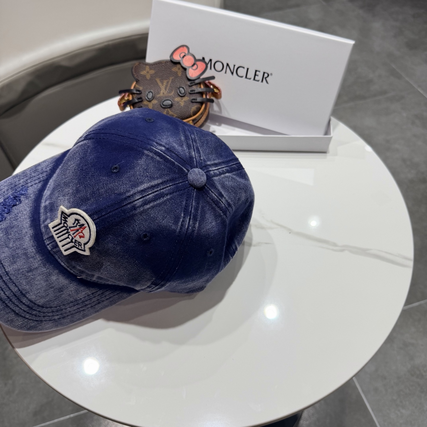 蒙口moncler的春季棒球帽，四季都通用👍 特调的帽型就是又挺拔 闭眼入阿铁子们❗️