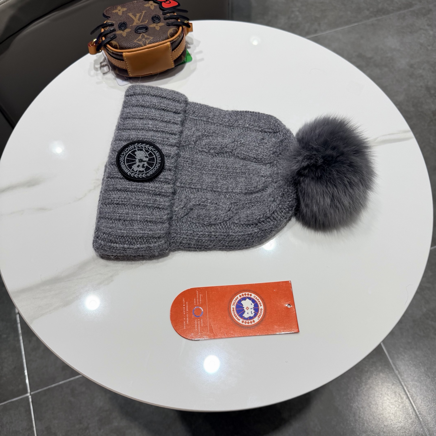 ❤加拿大鹅。CANADA GOOSE 最新羊毛针织帽，非常柔软亲肤，弹性很好！有质感又非常百搭的款式~保暖的毛线帽，均码