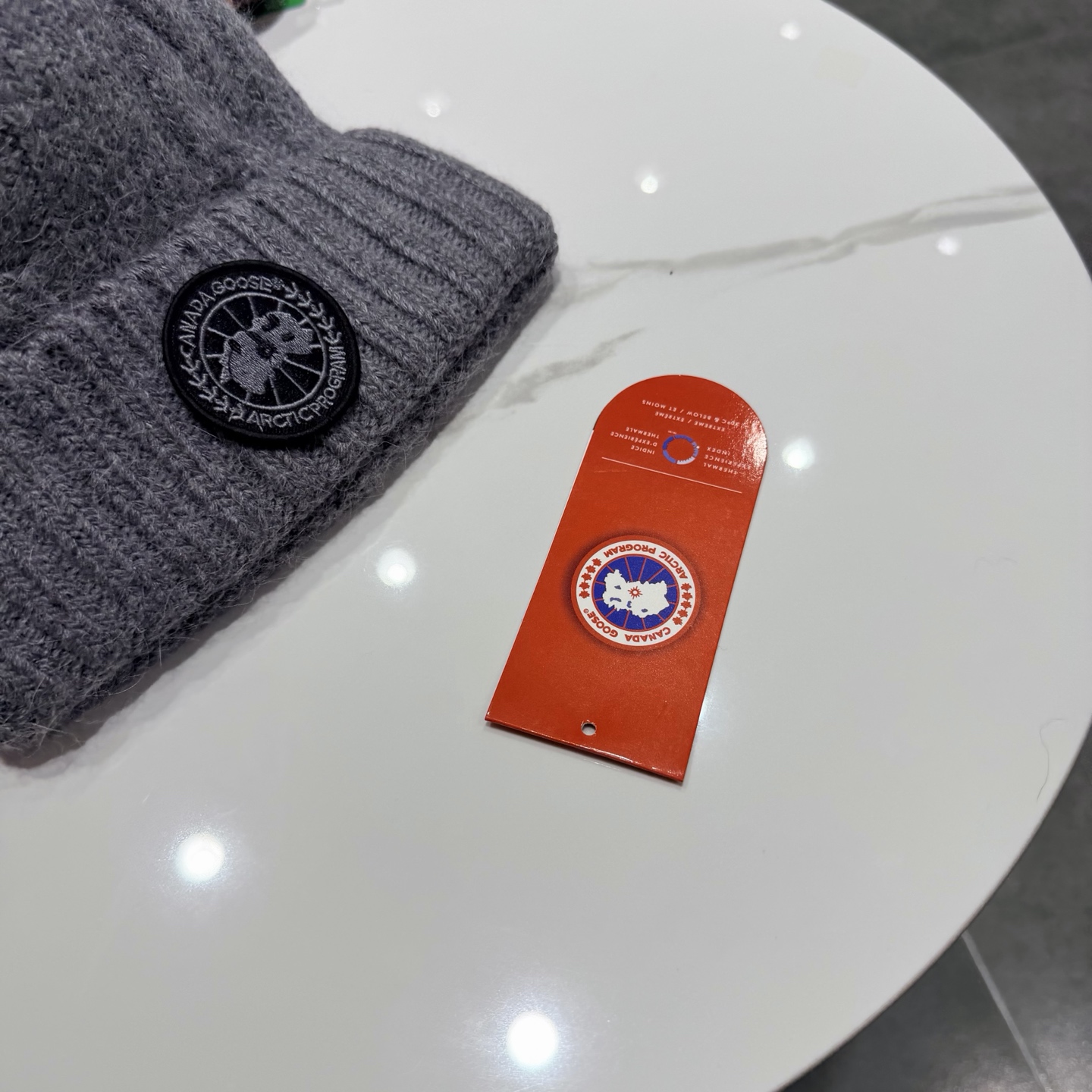 ❤加拿大鹅。CANADA GOOSE 最新羊毛针织帽，非常柔软亲肤，弹性很好！有质感又非常百搭的款式~保暖的毛线帽，均码