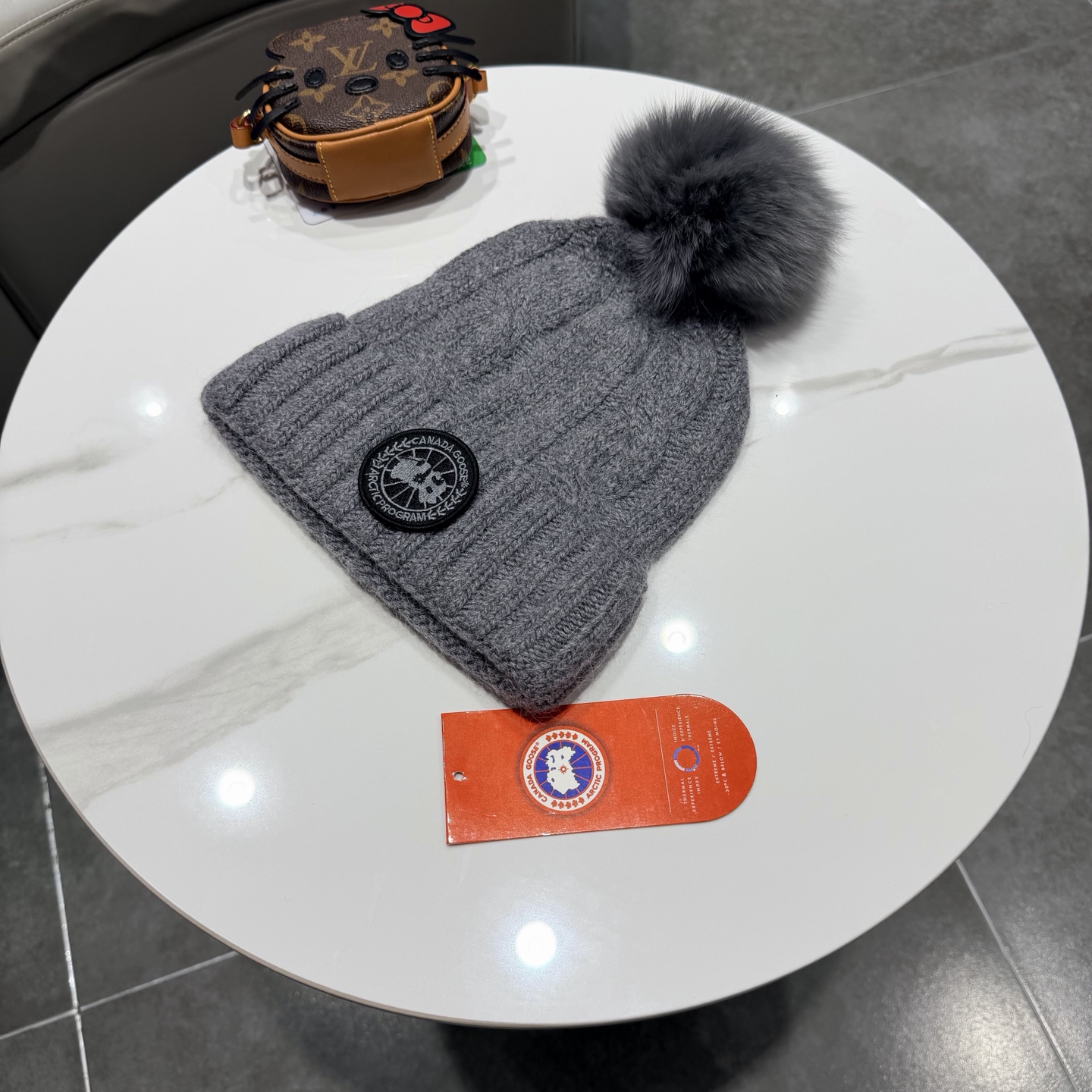 ❤加拿大鹅。CANADA GOOSE 最新羊毛针织帽，非常柔软亲肤，弹性很好！有质感又非常百搭的款式~保暖的毛线帽，均码