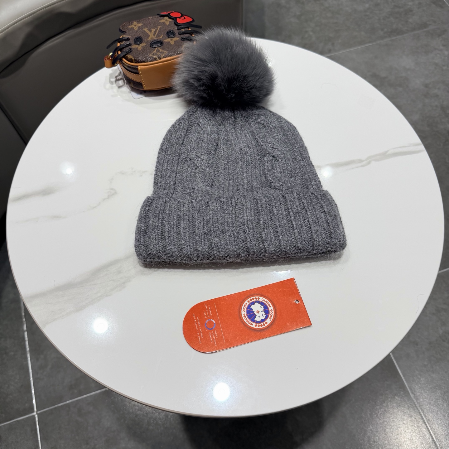 ❤加拿大鹅。CANADA GOOSE 最新羊毛针织帽，非常柔软亲肤，弹性很好！有质感又非常百搭的款式~保暖的毛线帽，均码
