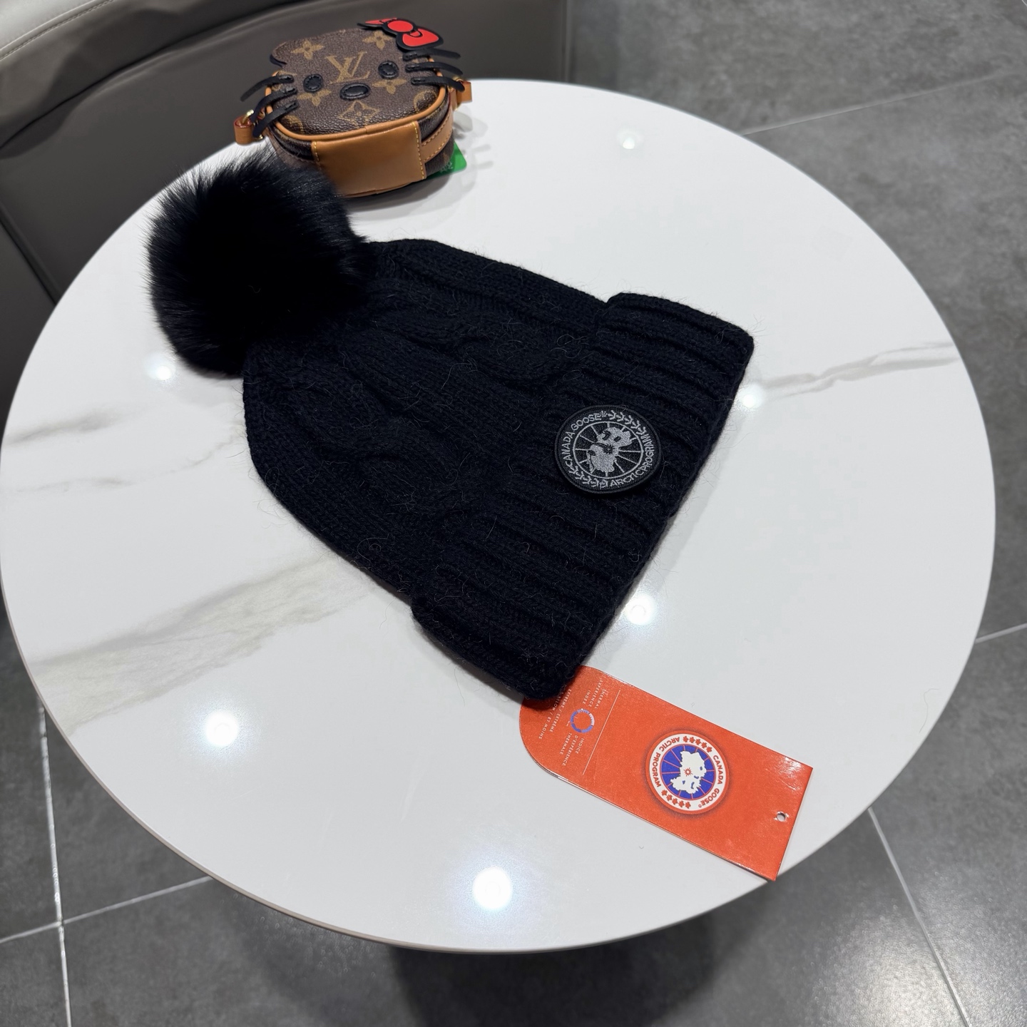 ❤加拿大鹅。CANADA GOOSE 最新羊毛针织帽，非常柔软亲肤，弹性很好！有质感又非常百搭的款式~保暖的毛线帽，均码