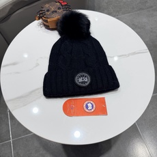 ❤加拿大鹅。CANADA GOOSE 最新羊毛针织帽,非常柔软亲肤,弹性很好!有质感又非常百搭的款式~保暖的毛线帽,均码 ❤加拿大鹅。CANADA GOOSE 最新羊毛针织帽,非常柔软亲肤,弹性很好!有质感又非常百搭的款式~保暖的毛线帽,均码