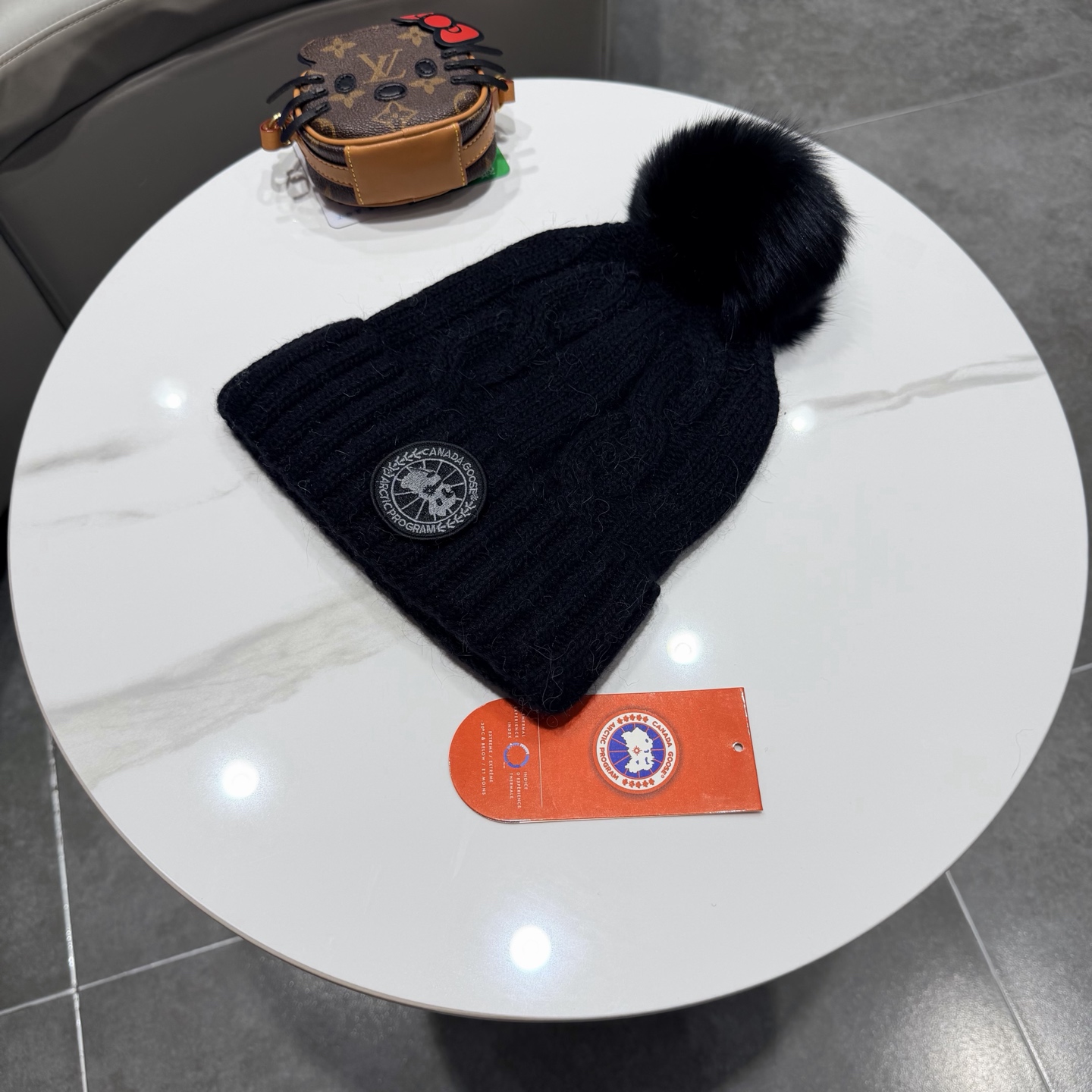 ❤加拿大鹅。CANADA GOOSE 最新羊毛针织帽，非常柔软亲肤，弹性很好！有质感又非常百搭的款式~保暖的毛线帽，均码