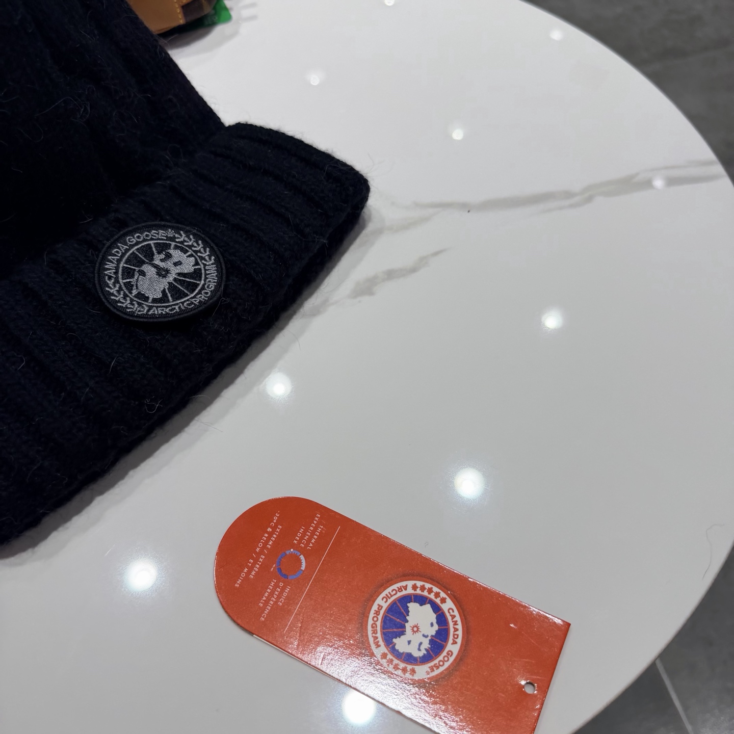 ❤加拿大鹅。CANADA GOOSE 最新羊毛针织帽，非常柔软亲肤，弹性很好！有质感又非常百搭的款式~保暖的毛线帽，均码
