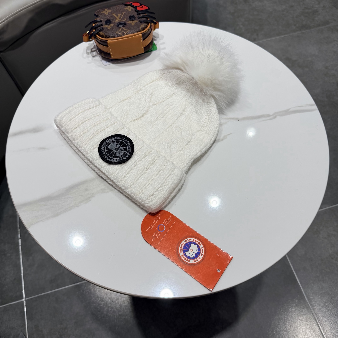 ❤加拿大鹅。CANADA GOOSE 最新羊毛针织帽，非常柔软亲肤，弹性很好！有质感又非常百搭的款式~保暖的毛线帽，均码