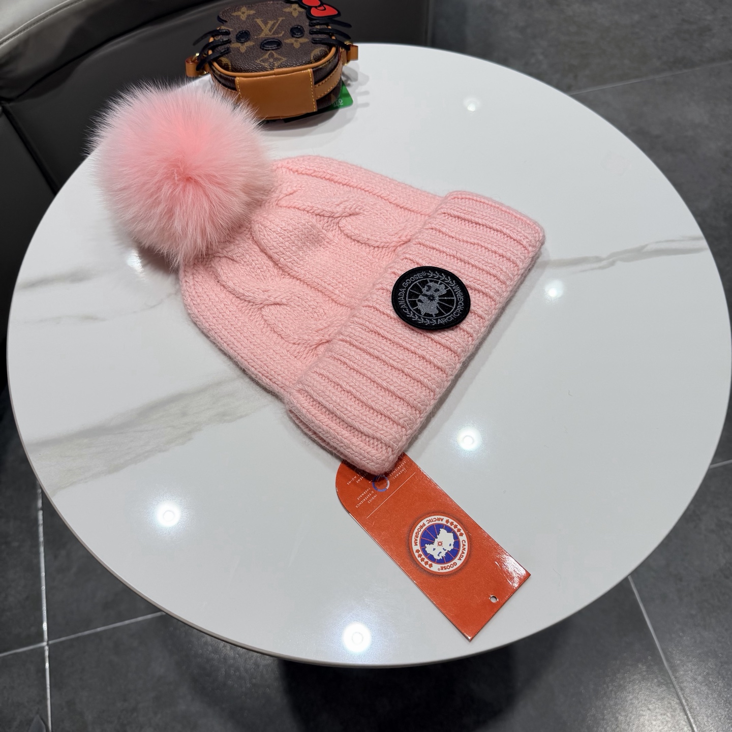 ❤加拿大鹅。CANADA GOOSE 最新羊毛针织帽，非常柔软亲肤，弹性很好！有质感又非常百搭的款式~保暖的毛线帽，均码