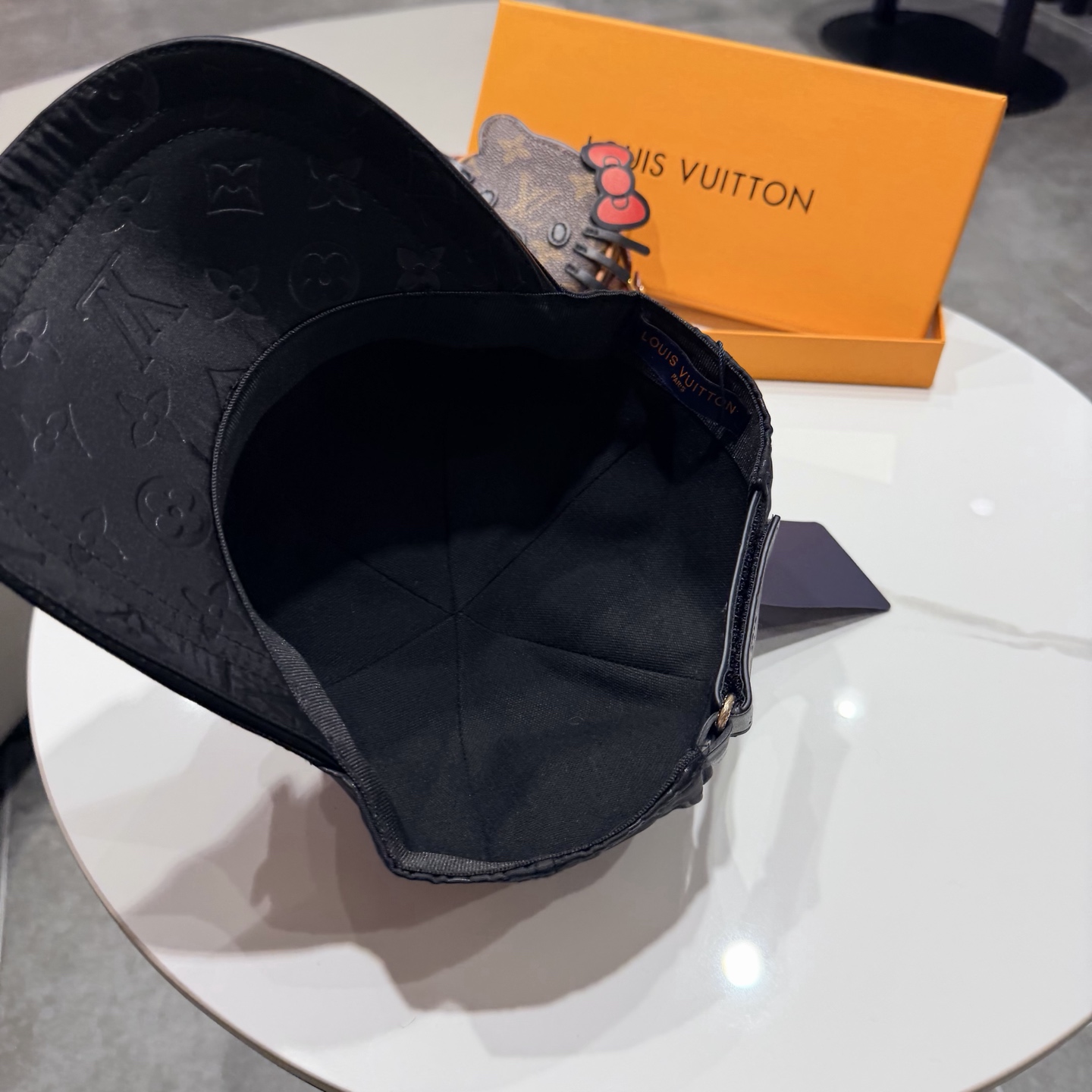 🧢路易威登棒球帽 LouisVuitton😍新款LV棒球帽，重工打造♥️高端大气，百搭款🤗男女通用！