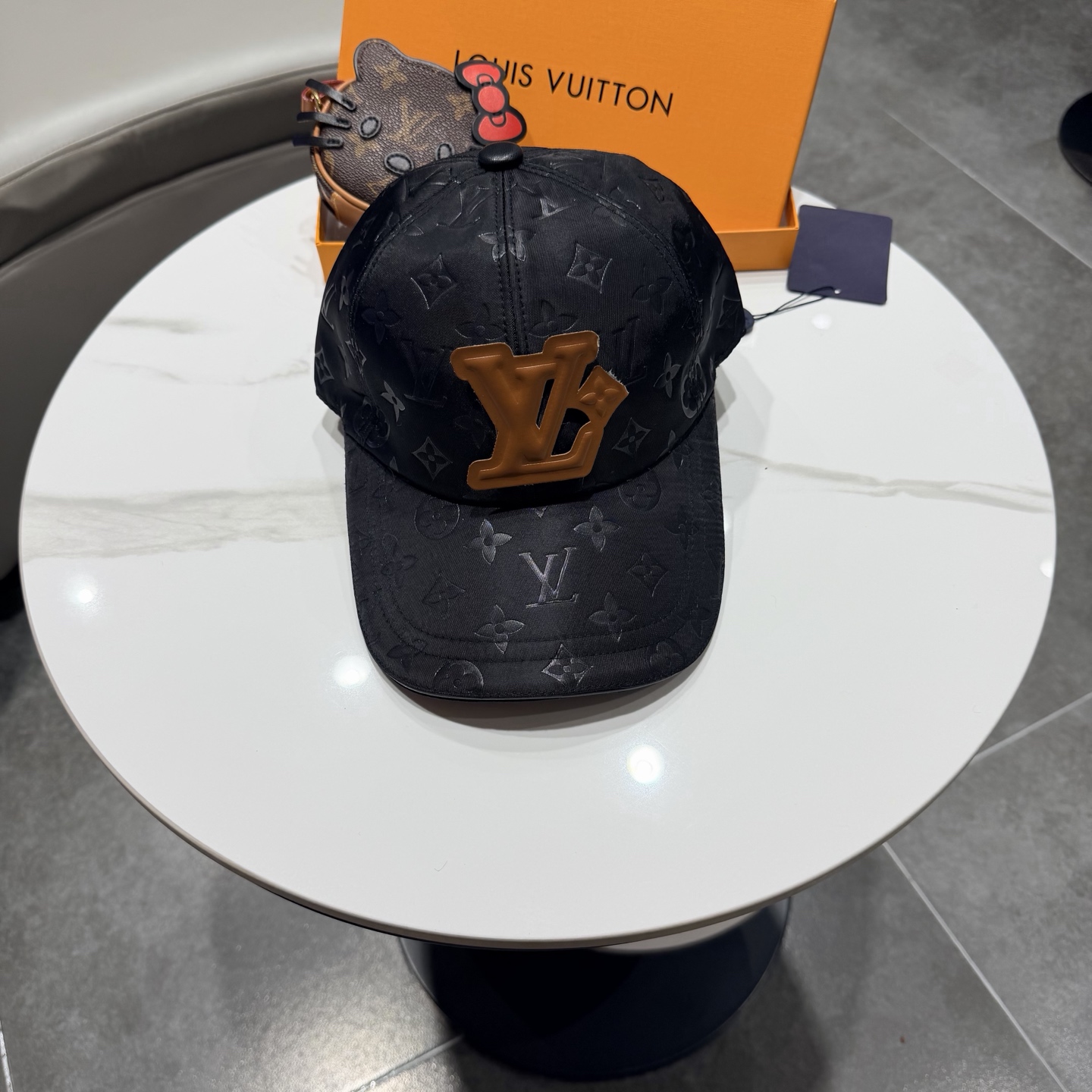 🧢路易威登棒球帽 LouisVuitton😍新款LV棒球帽，重工打造♥️高端大气，百搭款🤗男女通用！