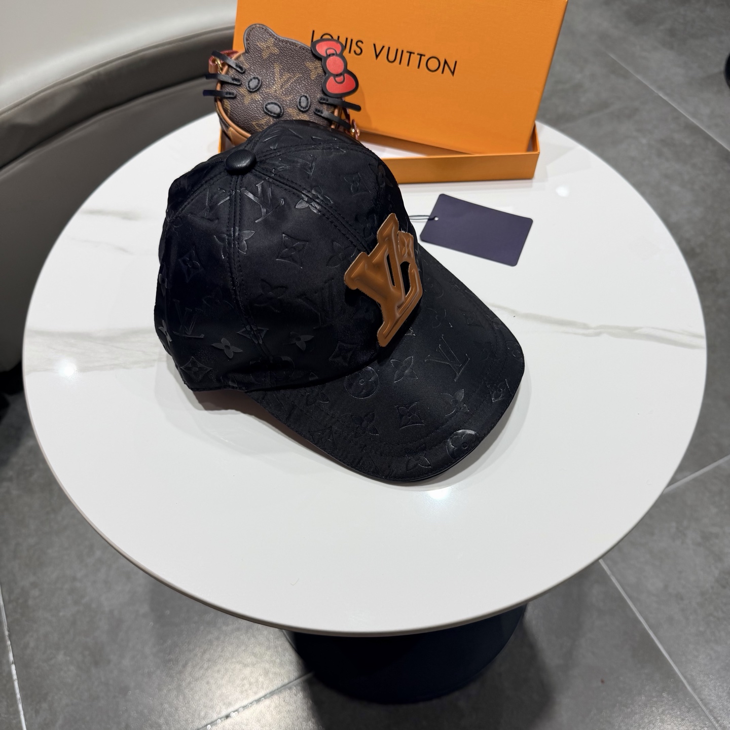 🧢路易威登棒球帽 LouisVuitton😍新款LV棒球帽，重工打造♥️高端大气，百搭款🤗男女通用！