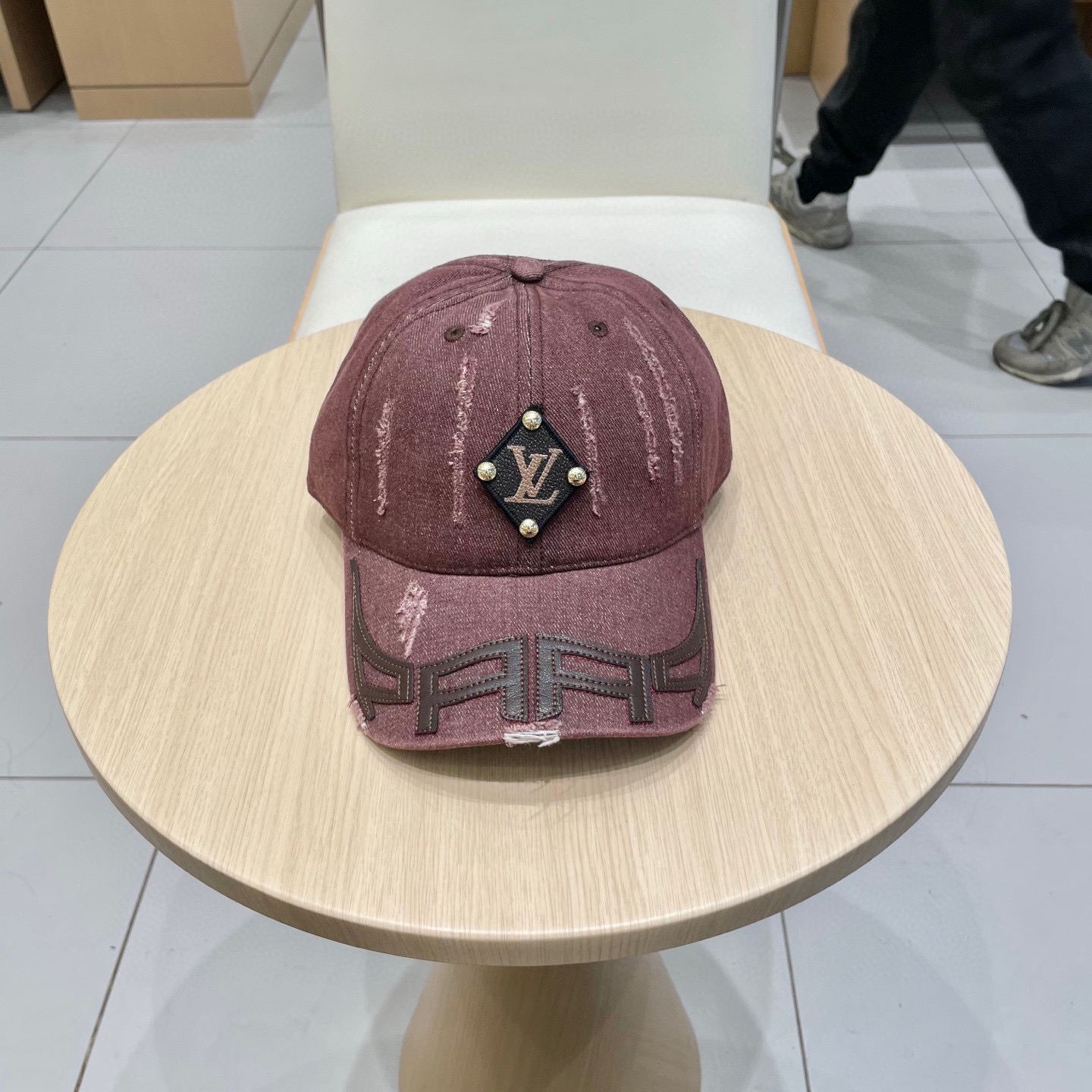 🧢路易威登棒球帽 LouisVuitton😍新款LV棒球帽，重工打造♥️高端大气，百搭款🤗男女通用！跑量