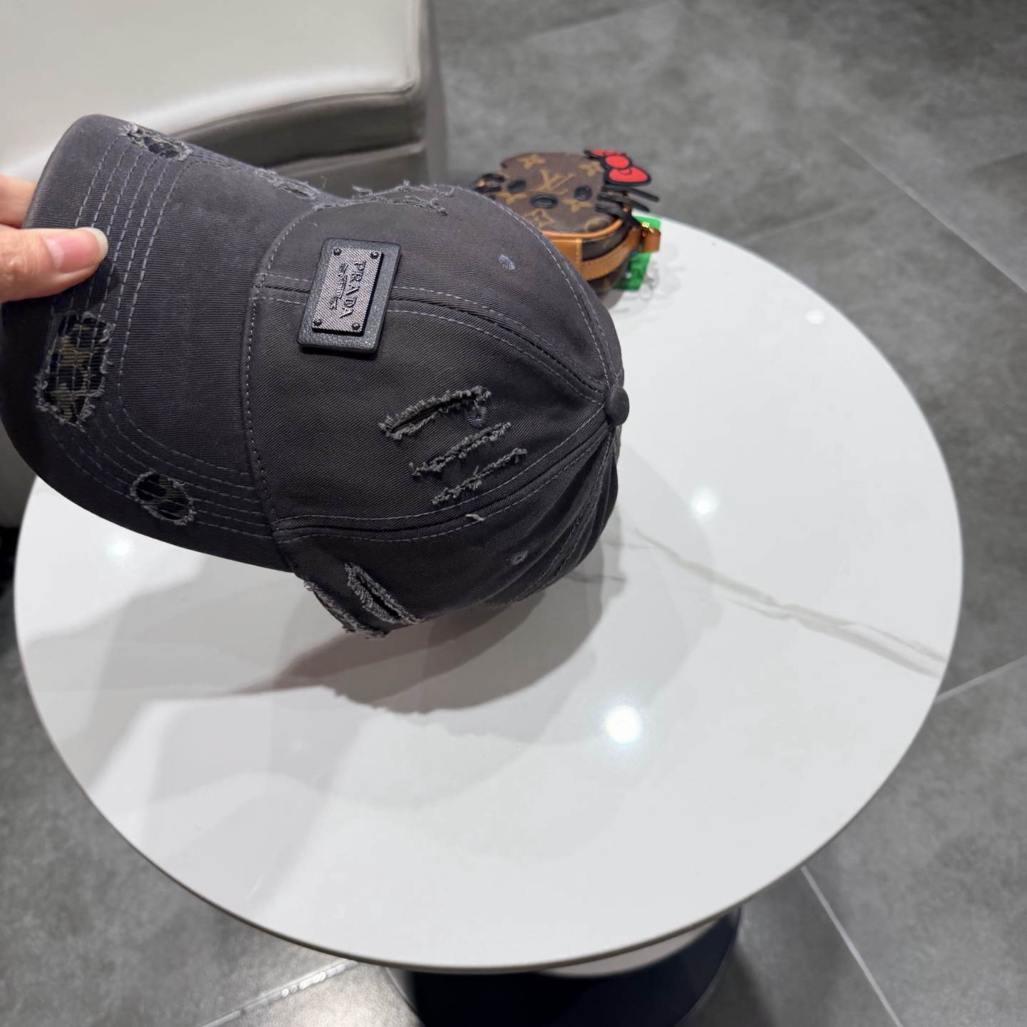 普拉达 PRADA 新品经典棒球帽 代购版本！时尚潮流，高端做工！非一般的品质，细节看实拍哦