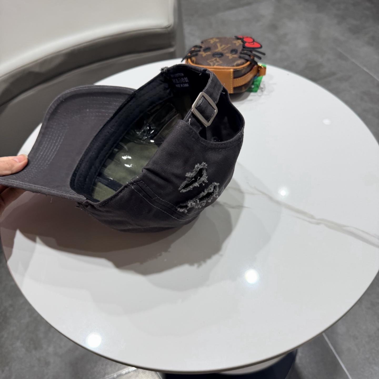 普拉达 PRADA 新品经典棒球帽 代购版本！时尚潮流，高端做工！非一般的品质，细节看实拍哦