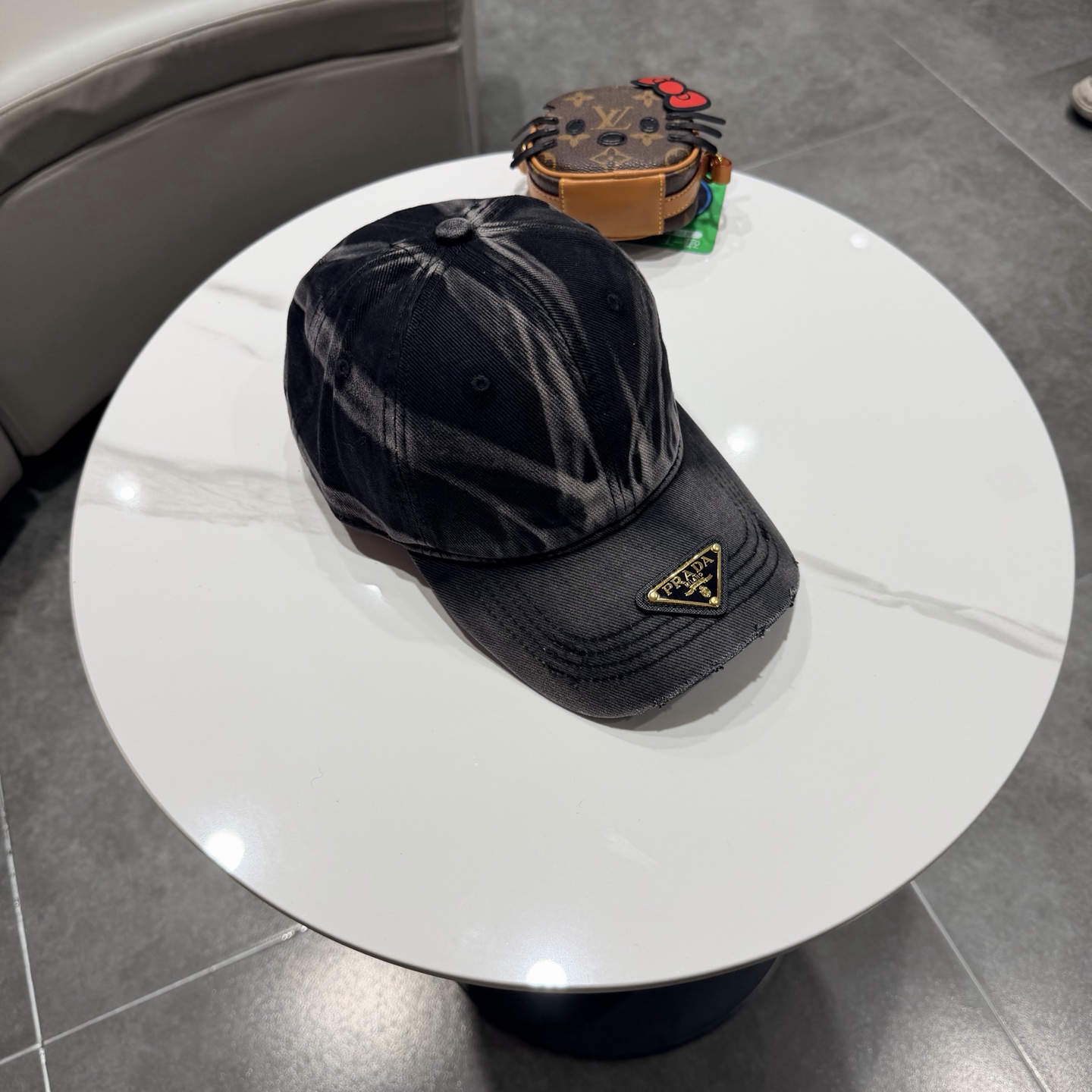 Prada 普拉达 新品 棒球帽 代购版本 潮流，高 非一般的品质，细节看 哦