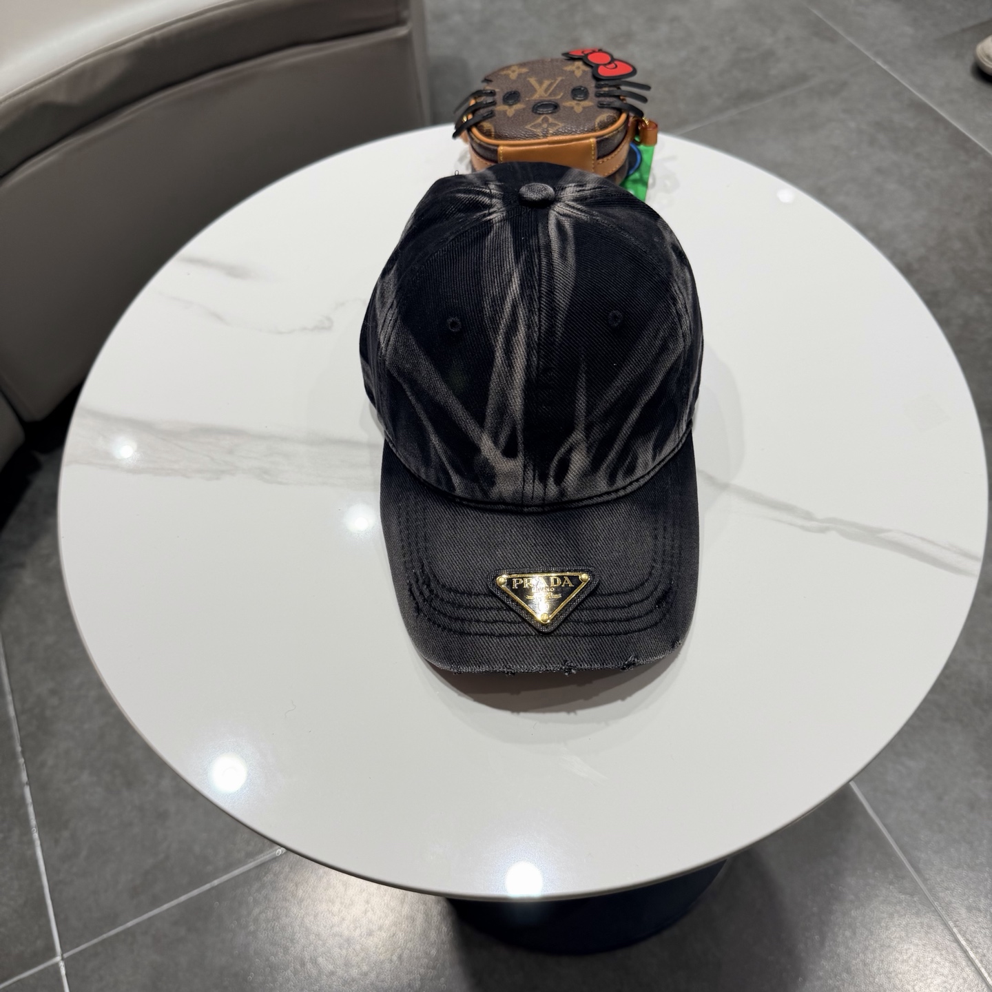 Prada 普拉达 新品 棒球帽 代购版本 潮流，高 非一般的品质，细节看 哦