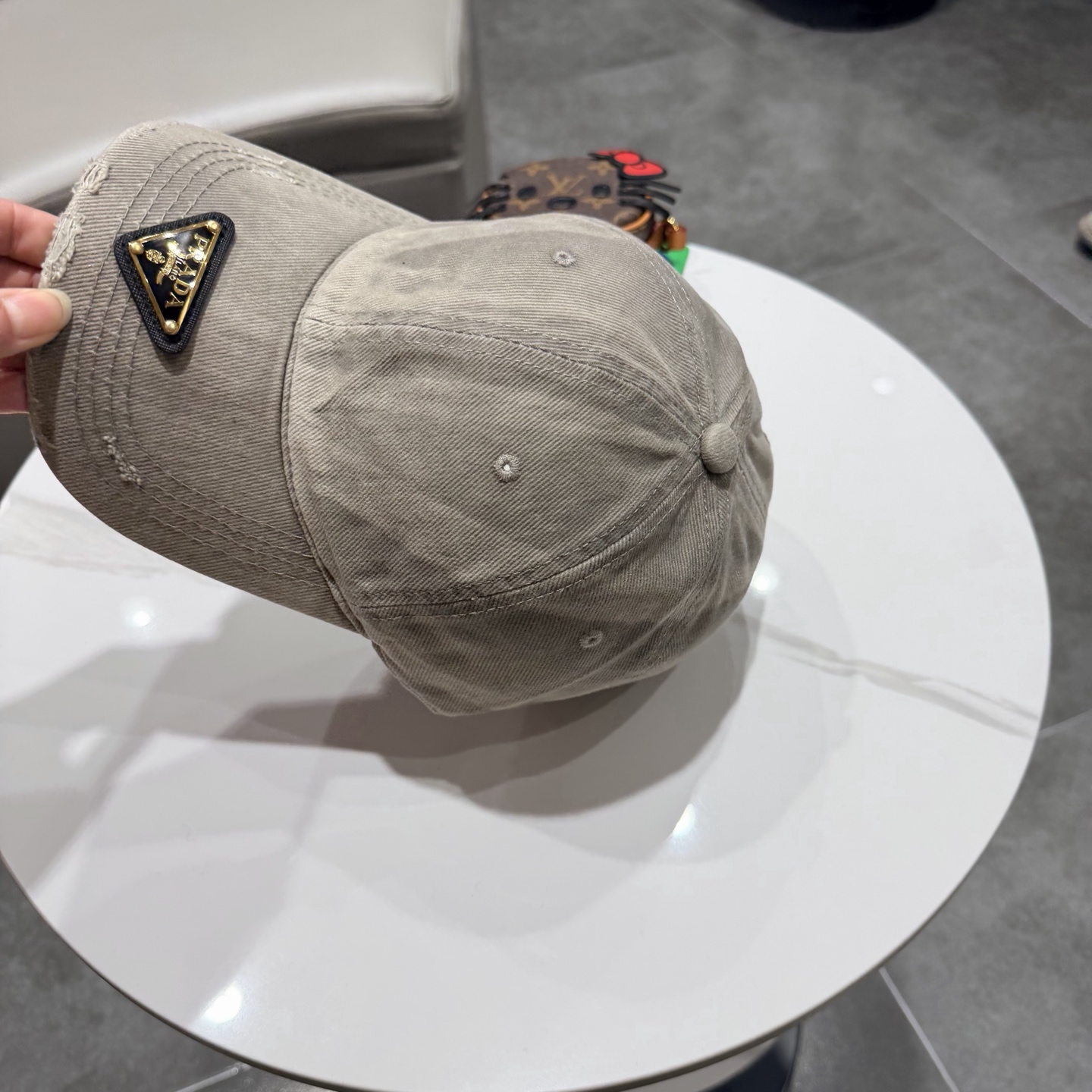 Prada 普拉达 新品 棒球帽 代购版本 潮流，高 非一般的品质，细节看 哦