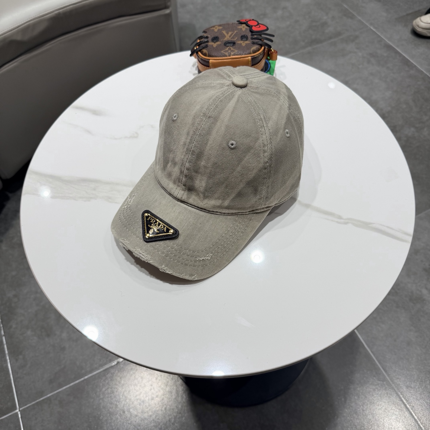Prada 普拉达 新品 棒球帽 代购版本 潮流，高 非一般的品质，细节看 哦