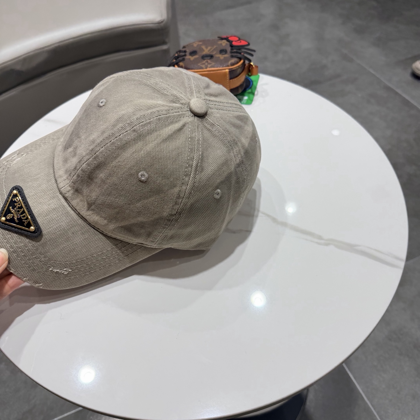 Prada 普拉达 新品 棒球帽 代购版本 潮流，高 非一般的品质，细节看 哦