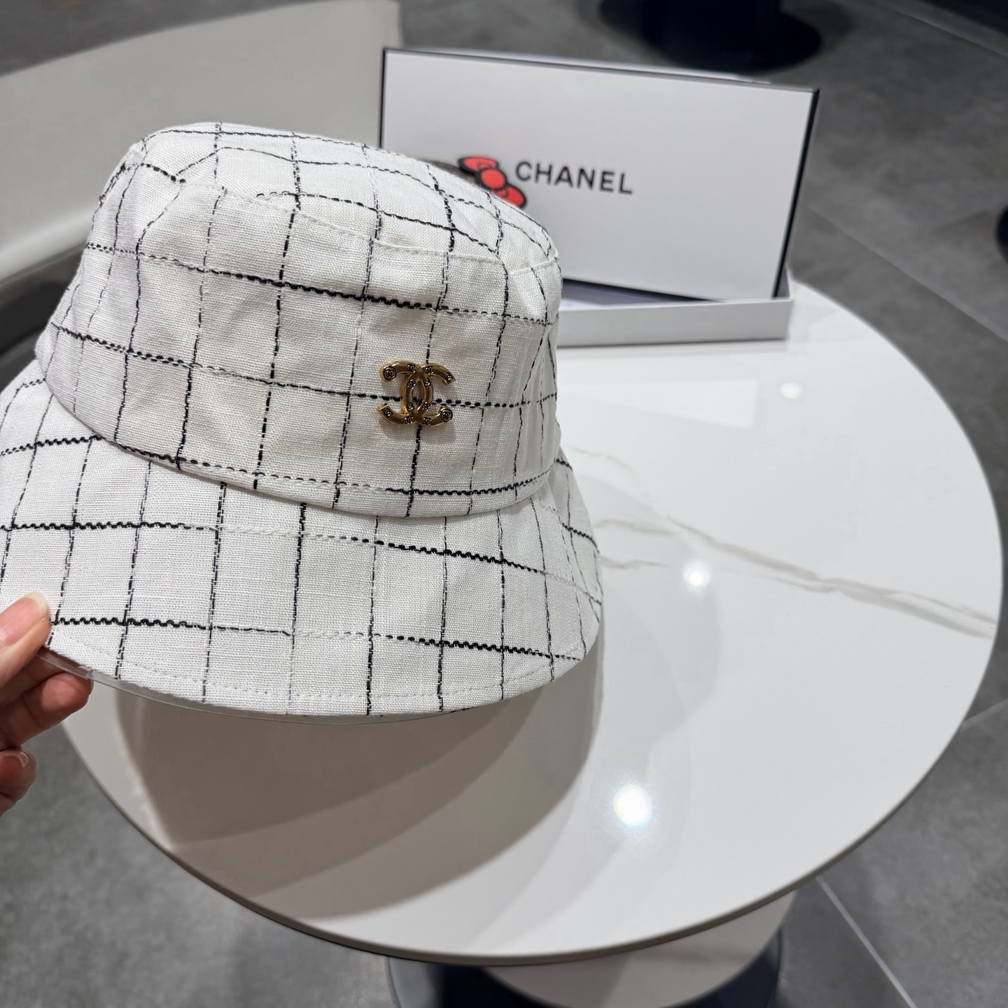 chanel香奈儿春夏新款牛仔渔夫帽超洋气的小设计~帽型好✓