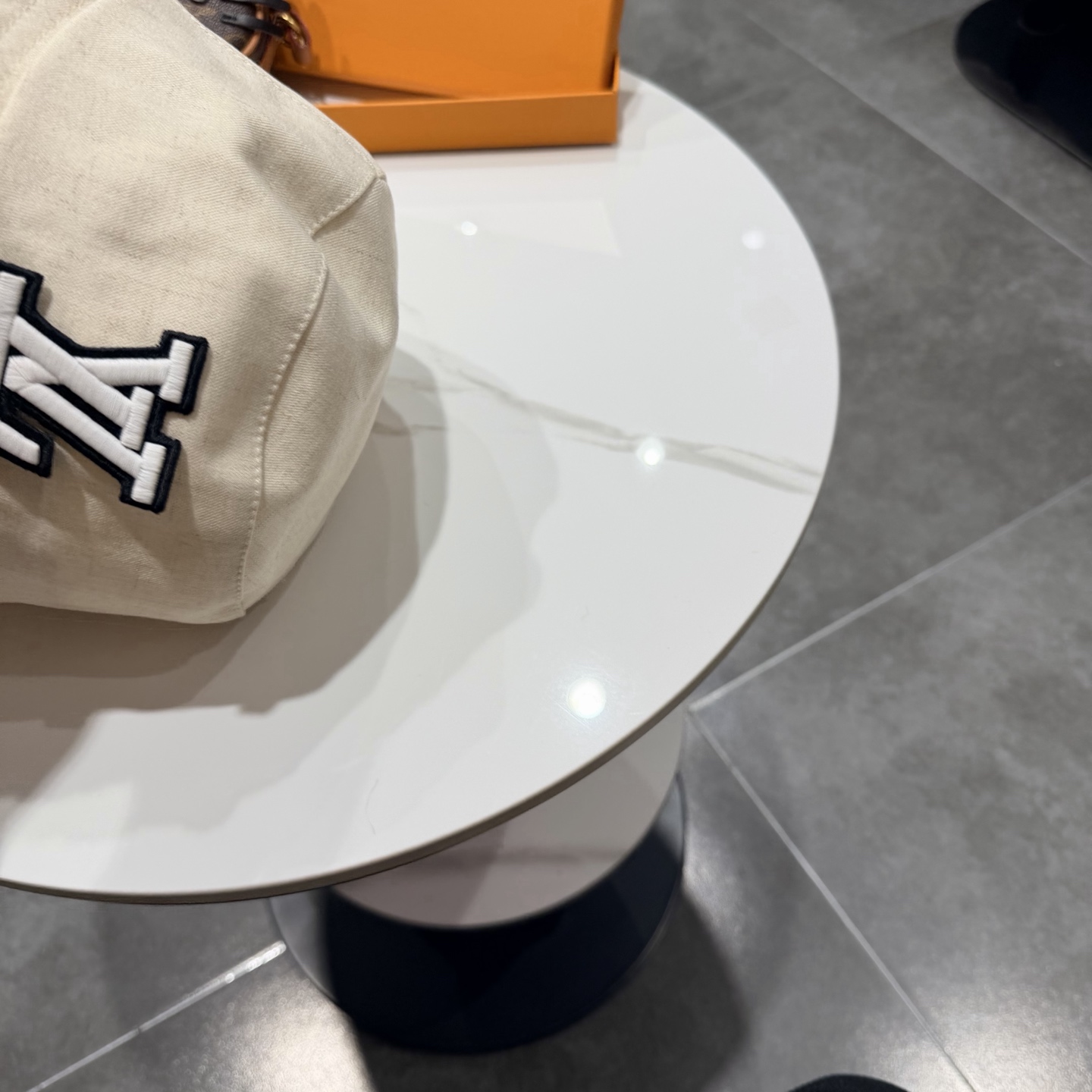 LV路易威登春夏款渔夫帽、头围57cm 男女通用