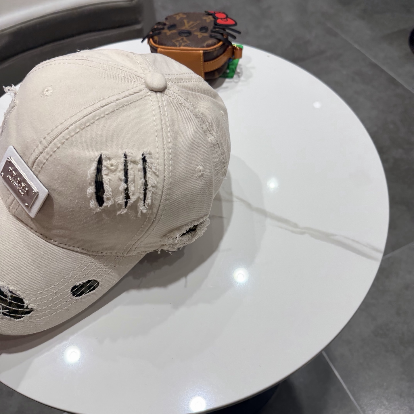 普拉达 PRADA 新品经典棒球帽 代购版本！时尚潮流，高端做工！非一般的品质，细节看实拍哦