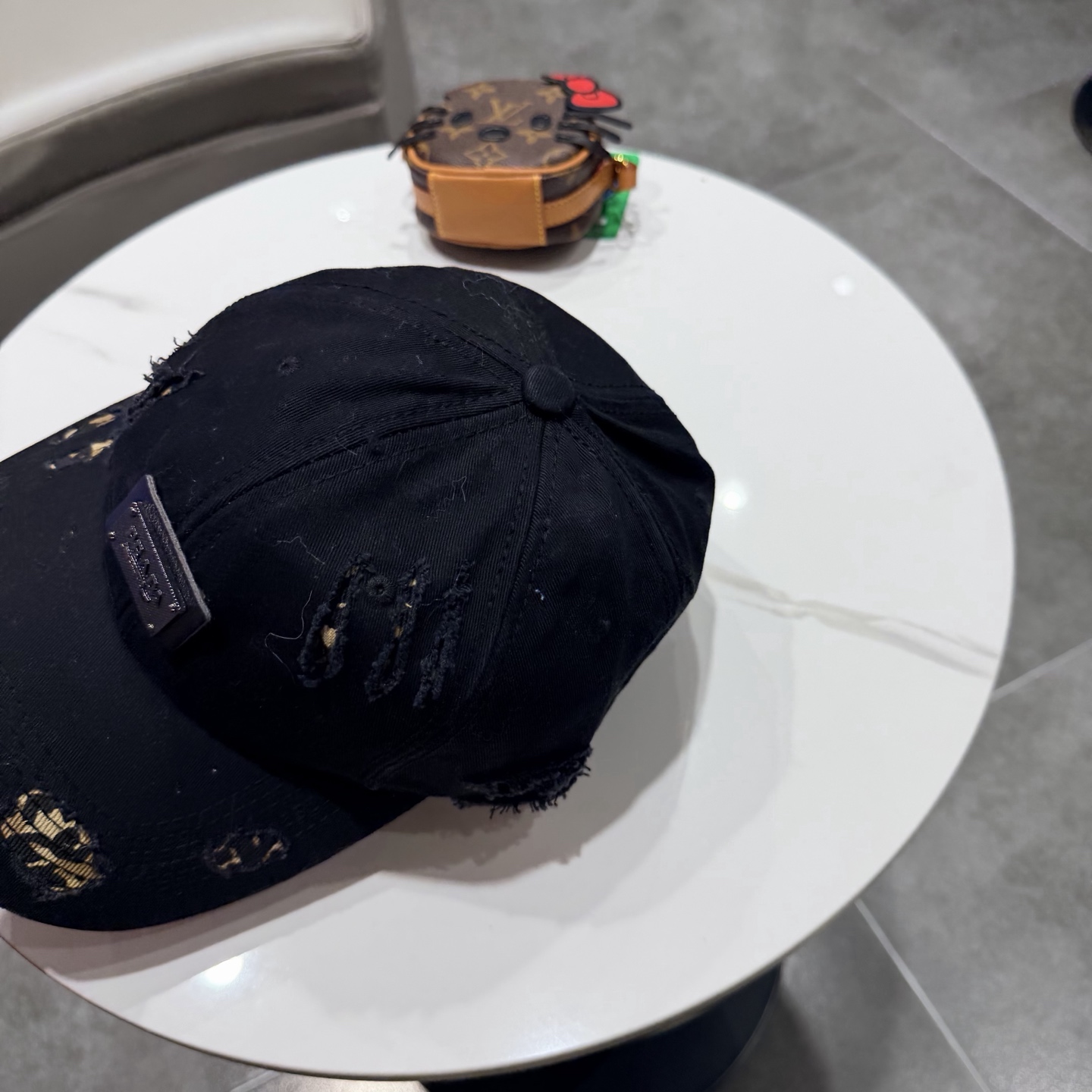 普拉达 PRADA 新品经典棒球帽 代购版本！时尚潮流，高端做工！非一般的品质，细节看实拍哦