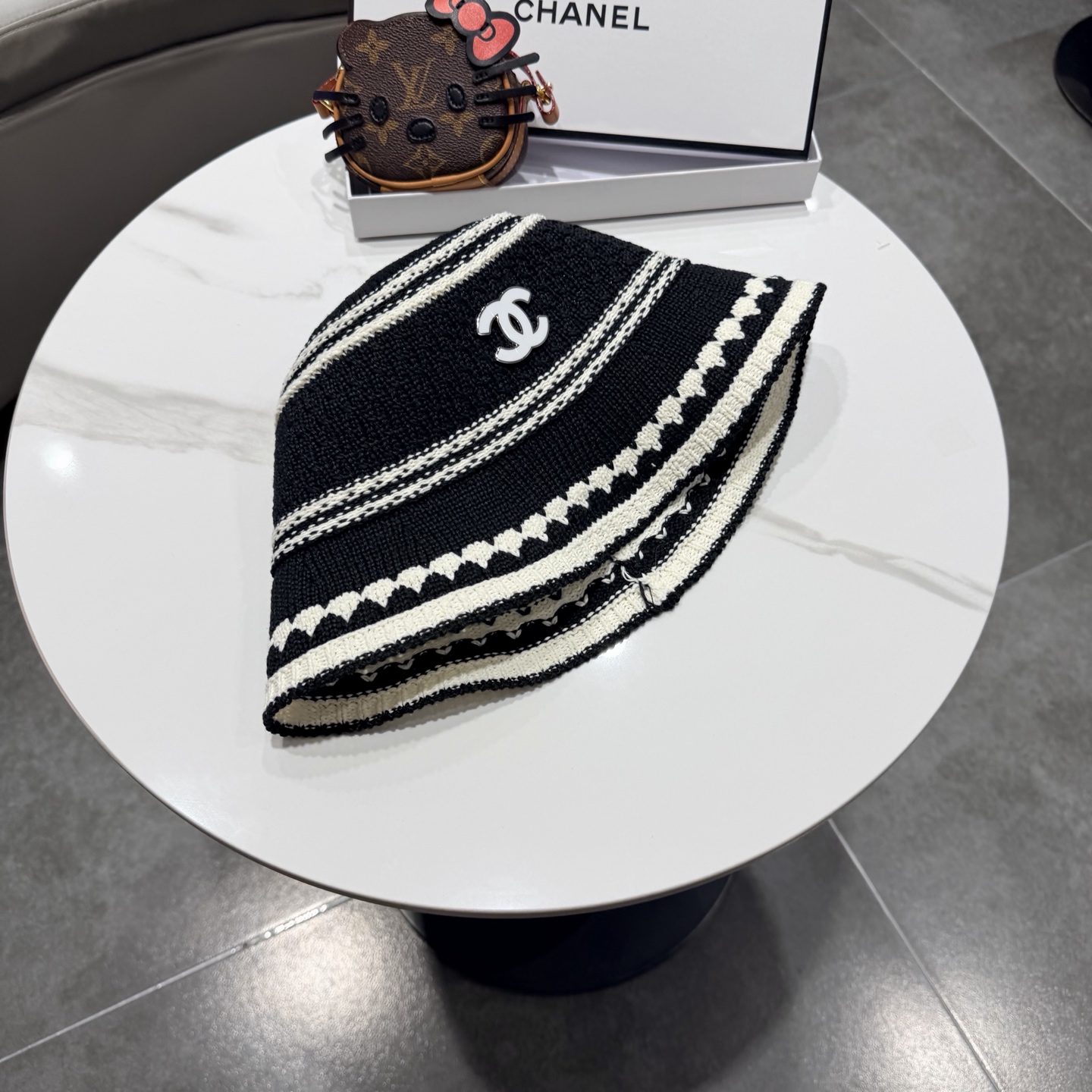 NO:742841,chanel Chanel spring and summer new sun protection hat women's summer versatile basin hat showing face small hollow breathable sun visor niche retro fisherman hat hat straw hat fisherman hat baseball cap, hat, chanel, chanel, espadrilles, hats19860909chanel香奈儿春夏新款防晒帽子女夏季百搭盆帽显脸小镂空透气遮阳帽小众复古渔夫帽帽子草帽渔夫帽棒球帽,帽子,chanel,chanel,espadrilles,hats,hat