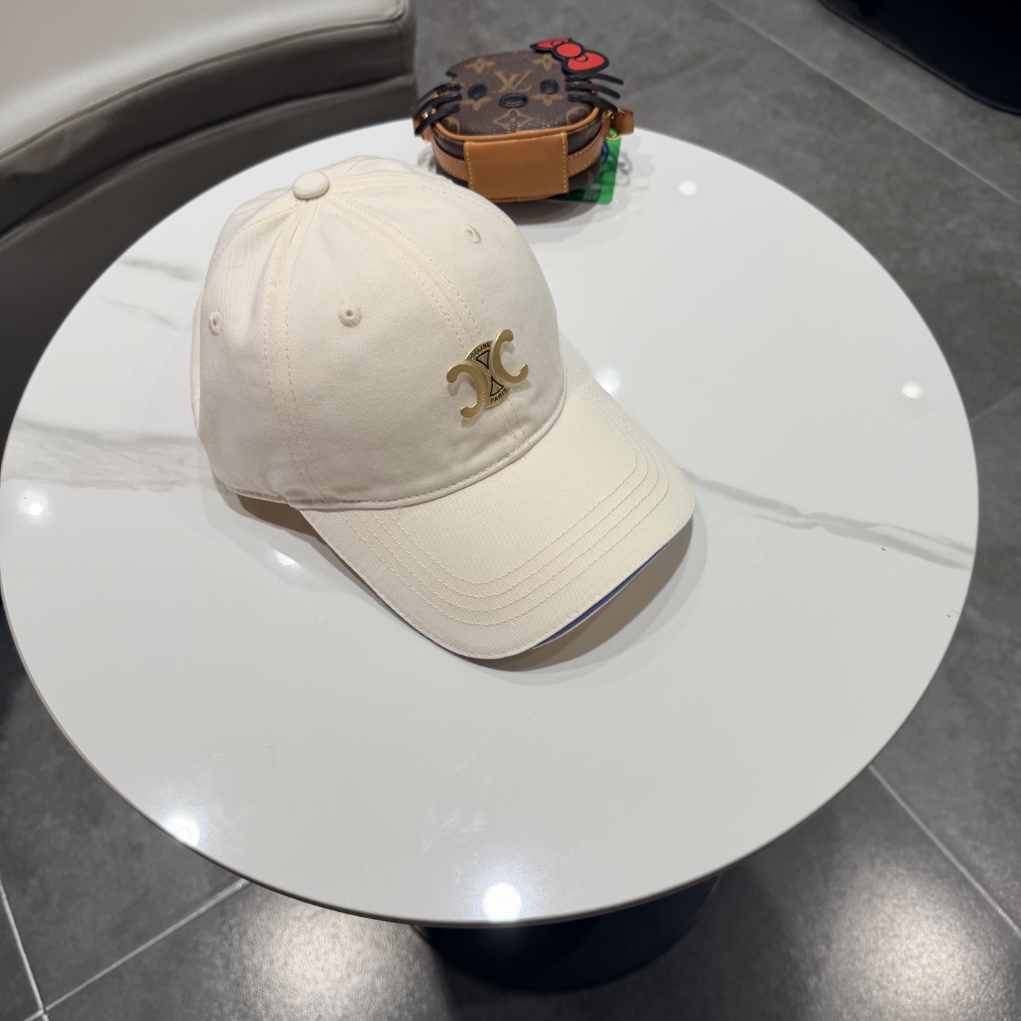 赛琳 CELINE 新款春夏球帽🧢大牌款超好搭配，闭眼入的一款