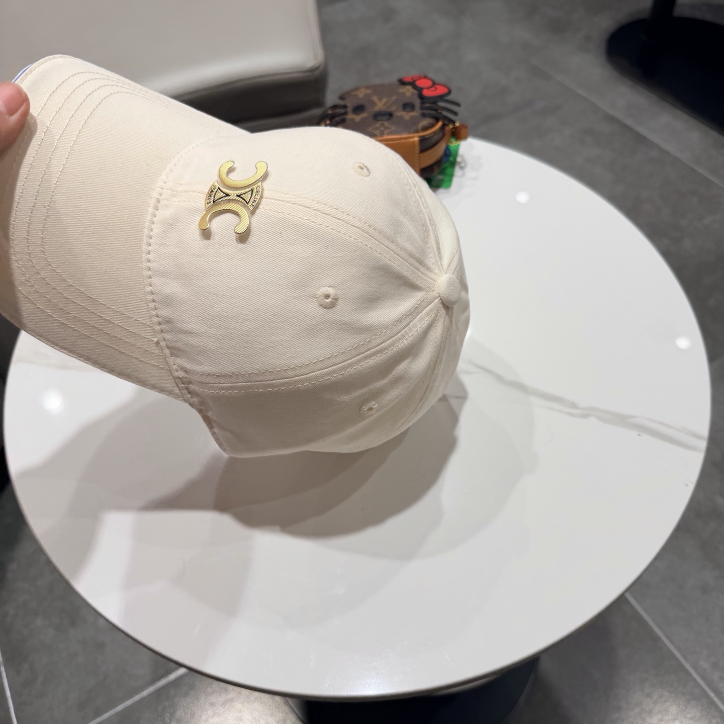 赛琳 CELINE 新款春夏球帽🧢大牌款超好搭配，闭眼入的一款