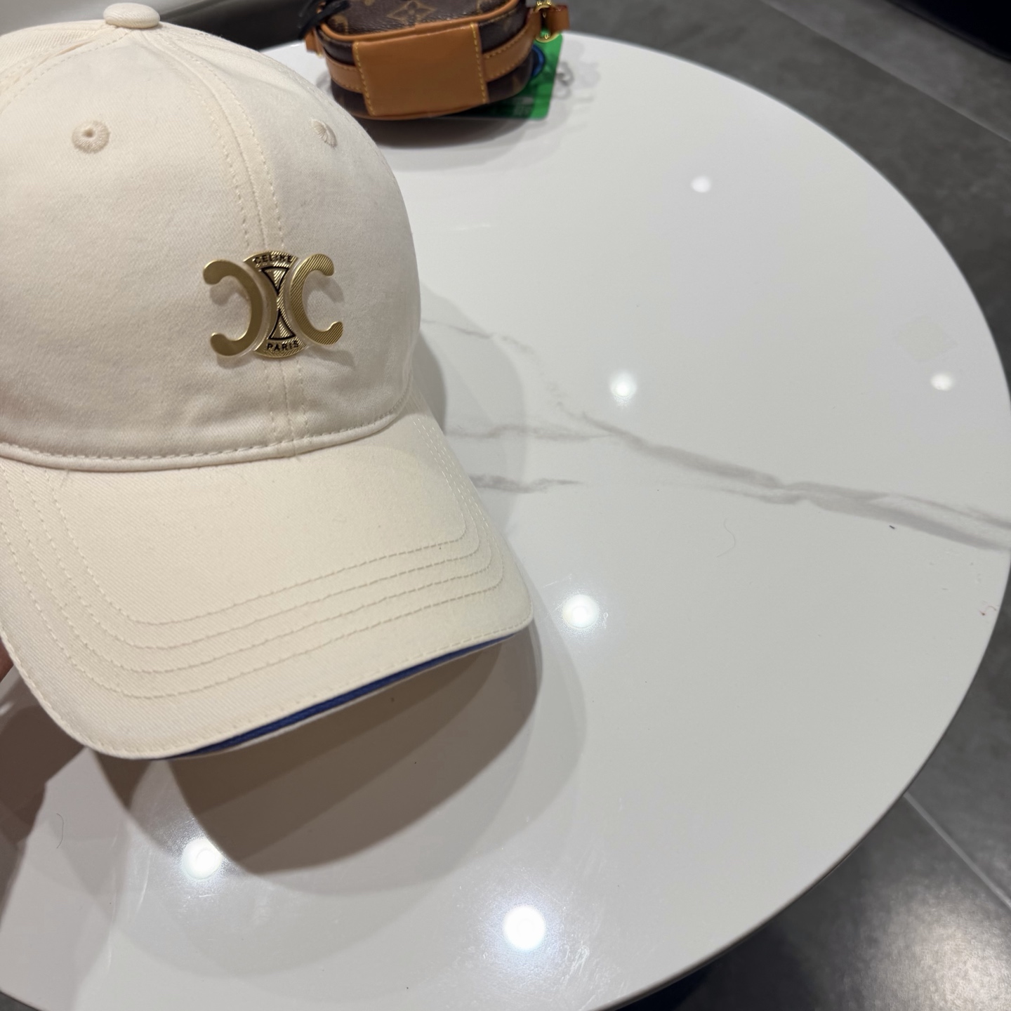 赛琳 CELINE 新款春夏球帽🧢大牌款超好搭配，闭眼入的一款