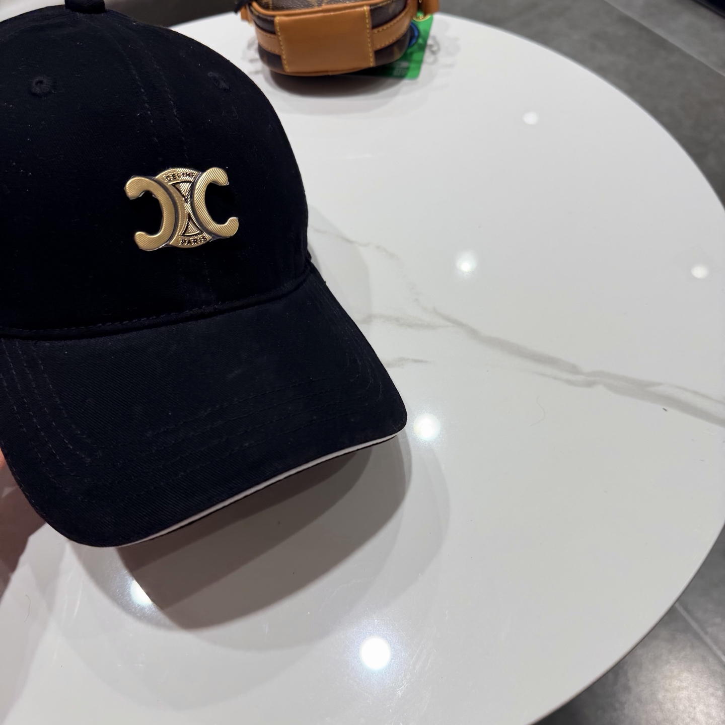 赛琳 CELINE 新款春夏球帽🧢大牌款超好搭配，闭眼入的一款