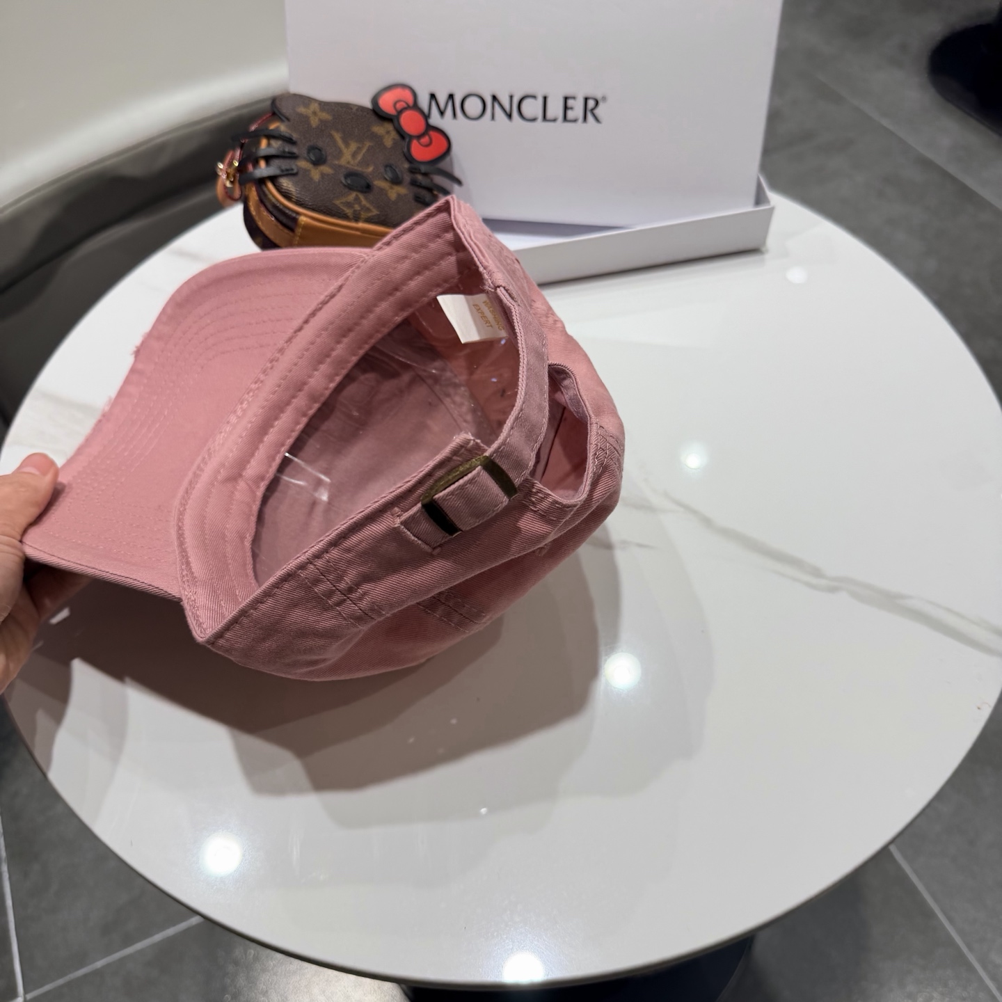 蒙口MONCLER新款棒球帽，时尚炸街单品，风格很OK，网红.时尚博主的最爱！高品质舒适透气，凹造型很好
