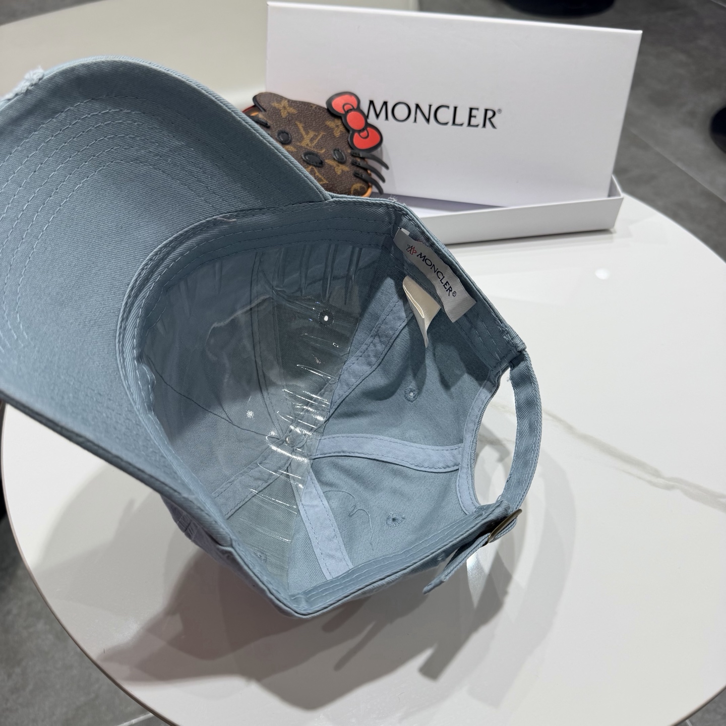 蒙口MONCLER新款棒球帽，时尚炸街单品，风格很OK，网红.时尚博主的最爱！高品质舒适透气，凹造型很好