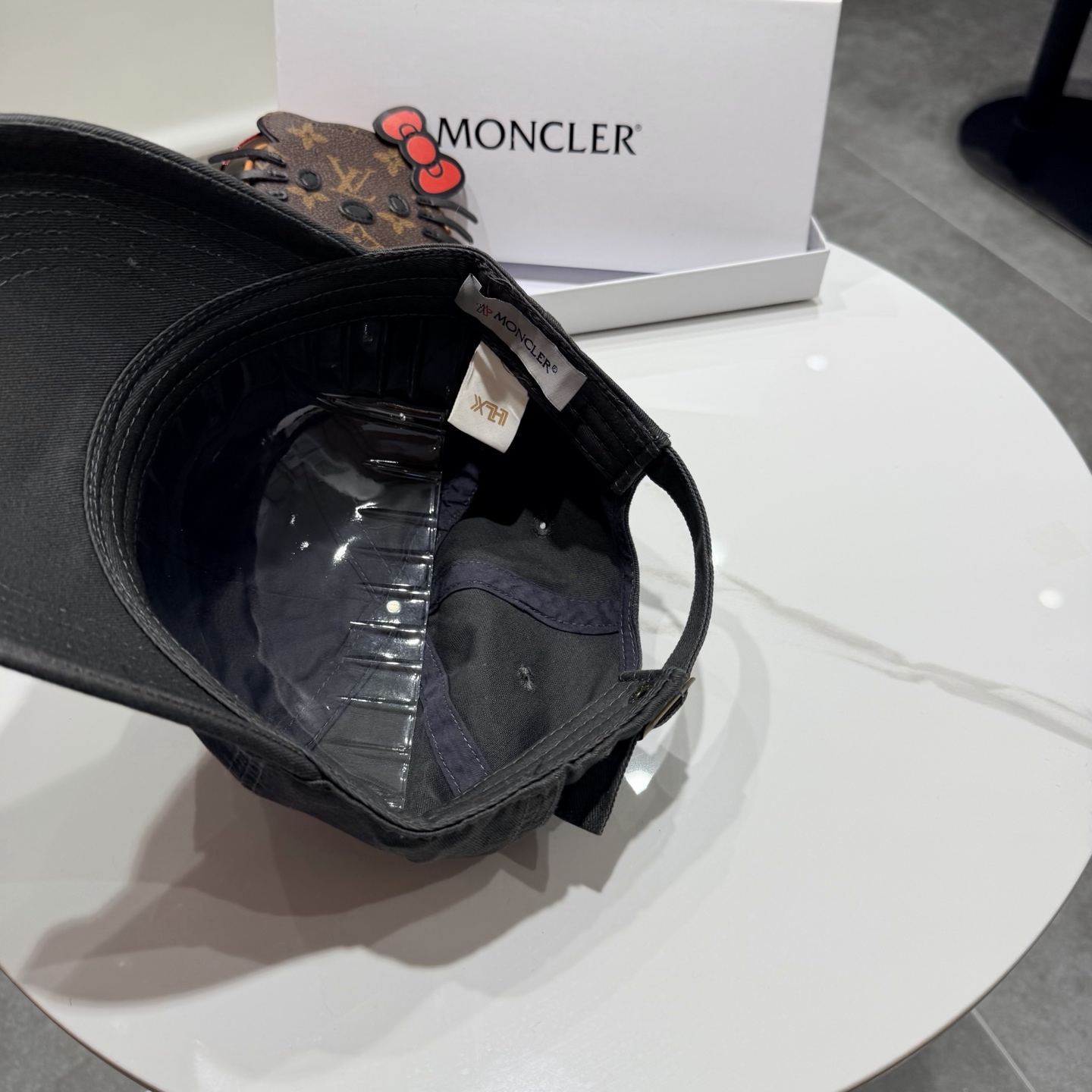 蒙口MONCLER新款棒球帽，时尚炸街单品，风格很OK，网红.时尚博主的最爱！高品质舒适透气，凹造型很好